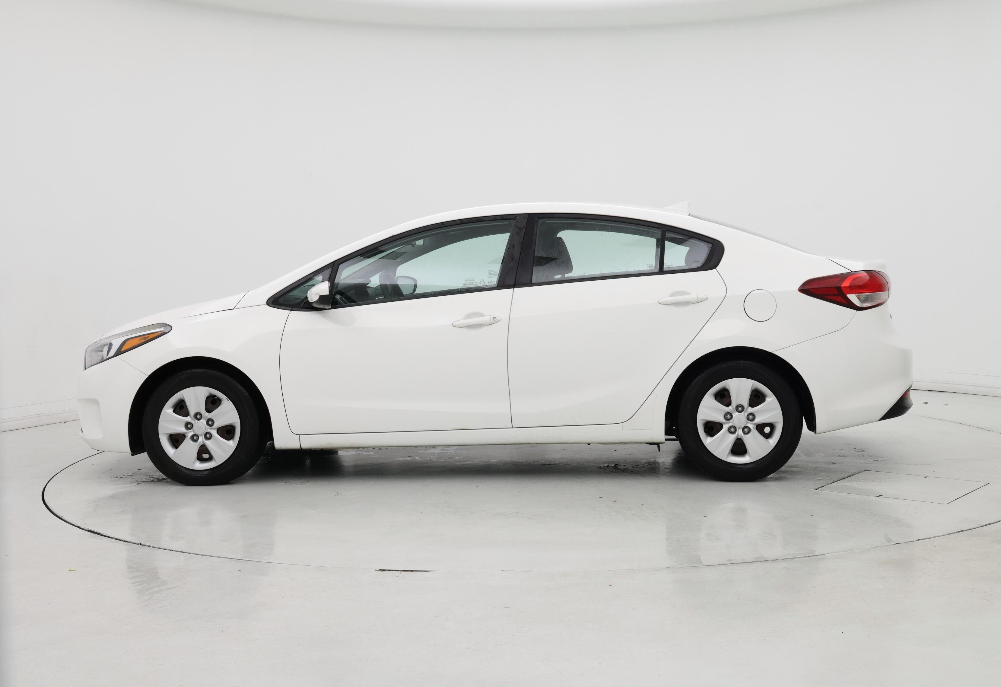 Thumbnail: 2018 Kia Forte - 3