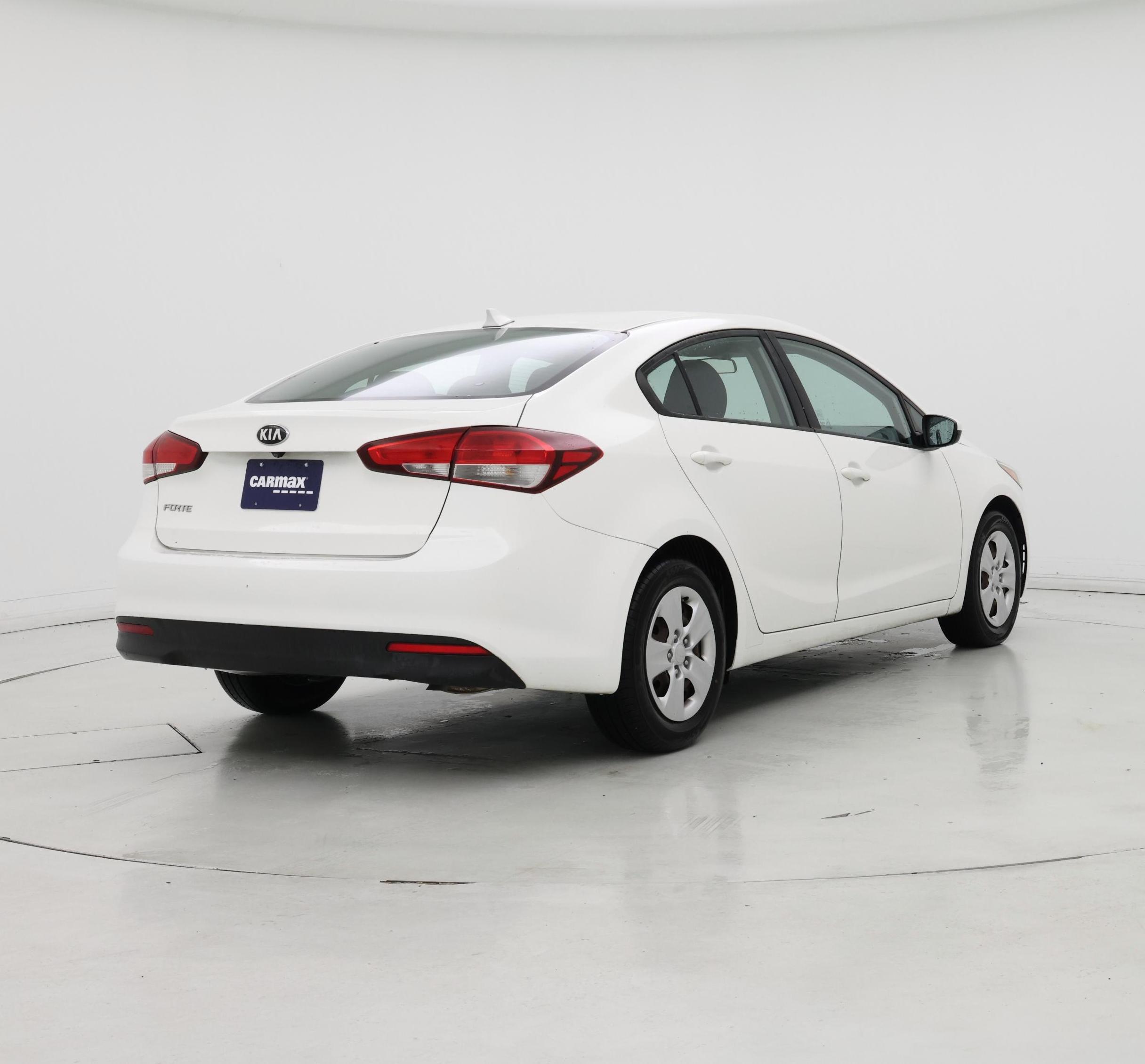 Thumbnail: 2018 Kia Forte - 8