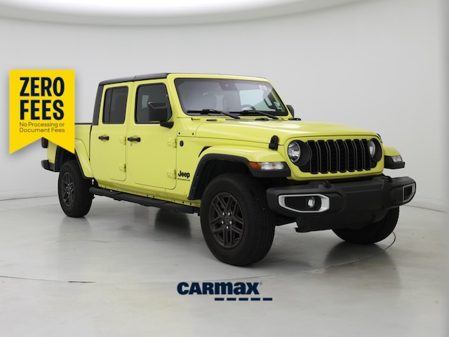 Yellow 2024 Jeep Gladiator Sport S Crew Cab 4WD Pickup Truck Four-Wheel Drive Automatic