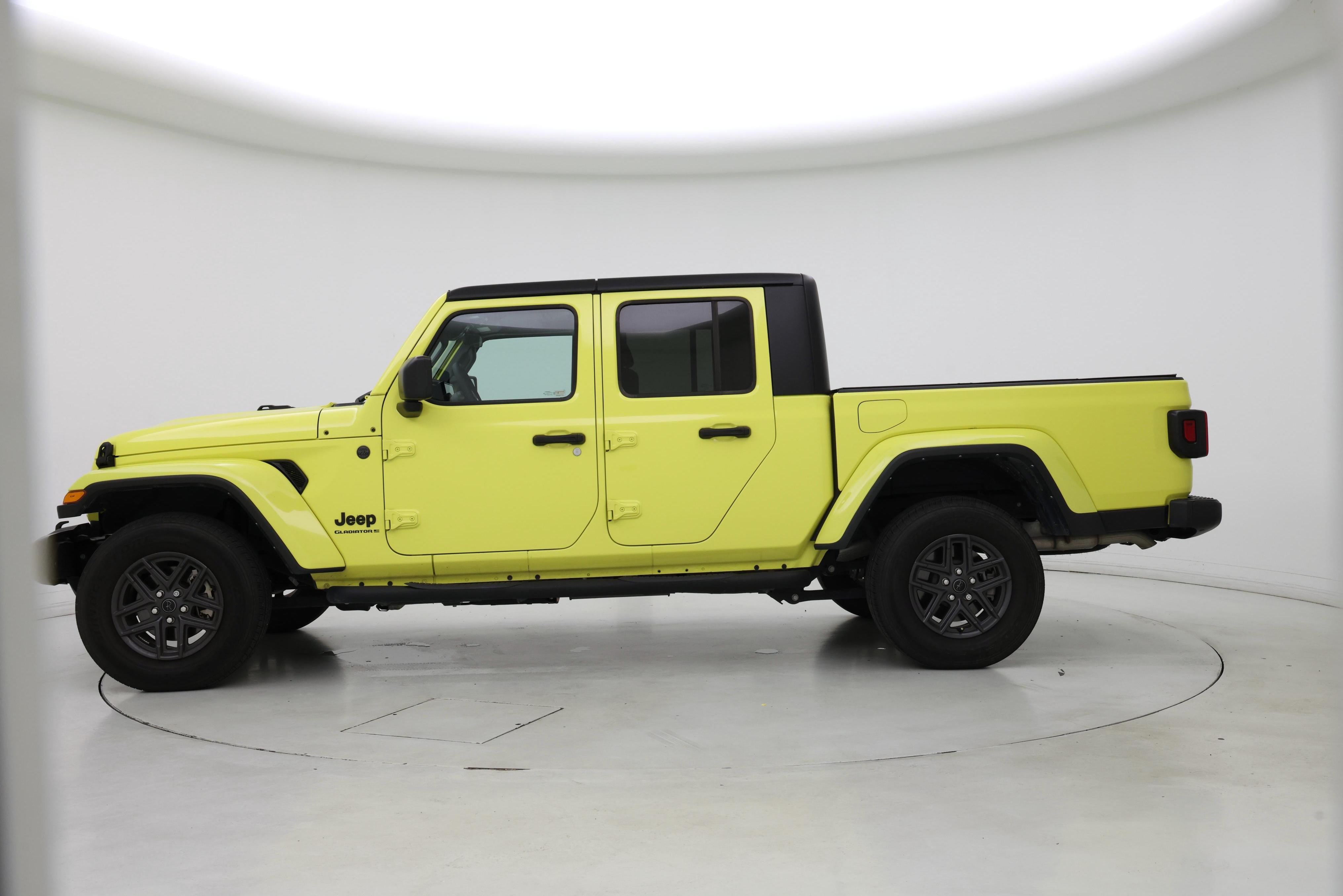Thumbnail: 2024 Jeep Gladiator - 3