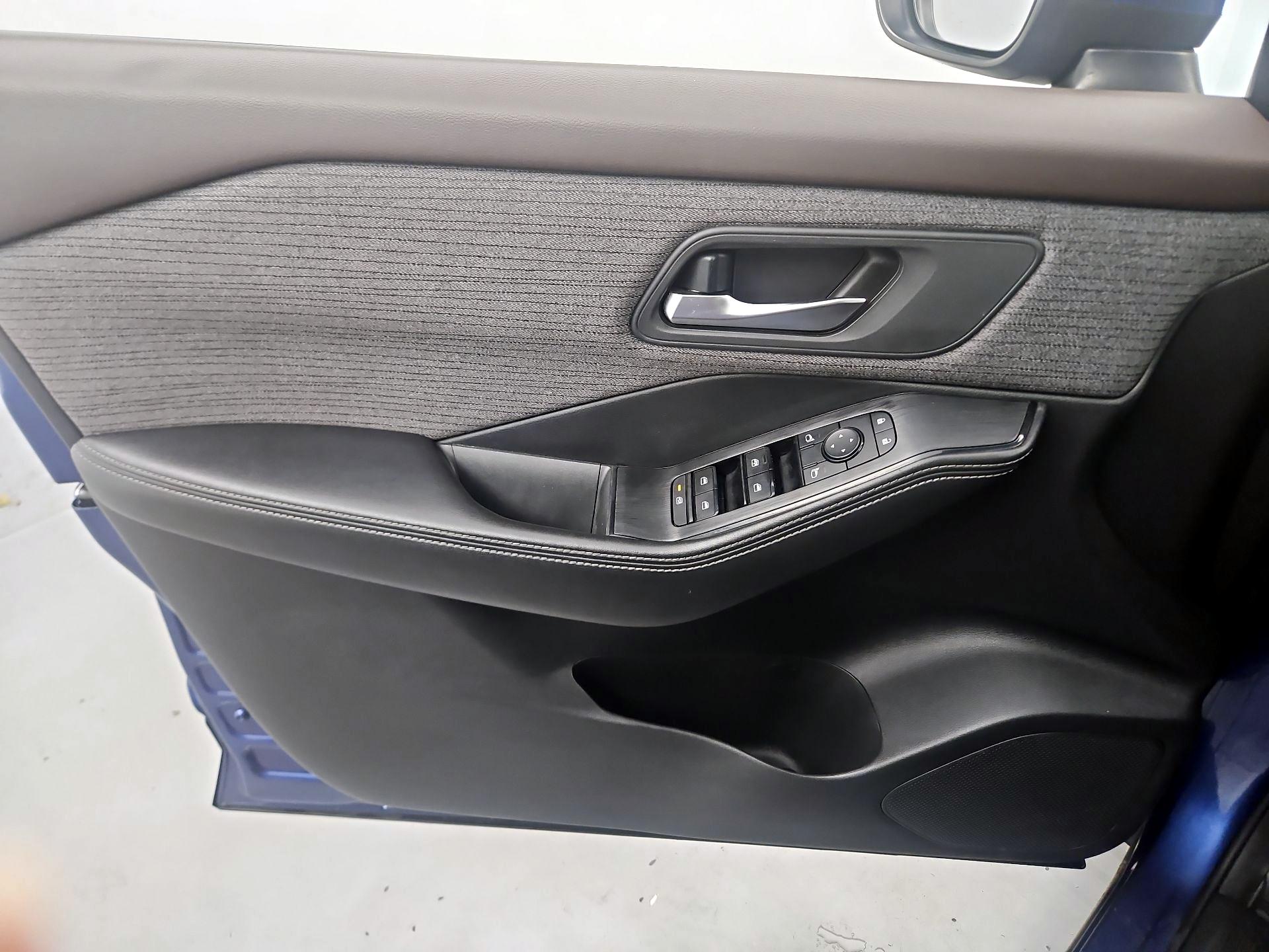 Thumbnail: 2021 Nissan Rogue - 12