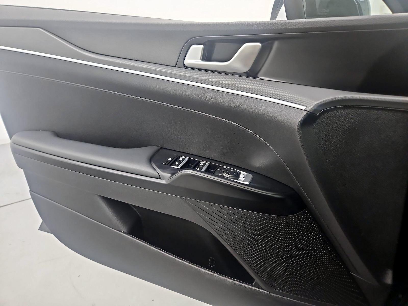 2023 Kia K5 LXS - Photo 13