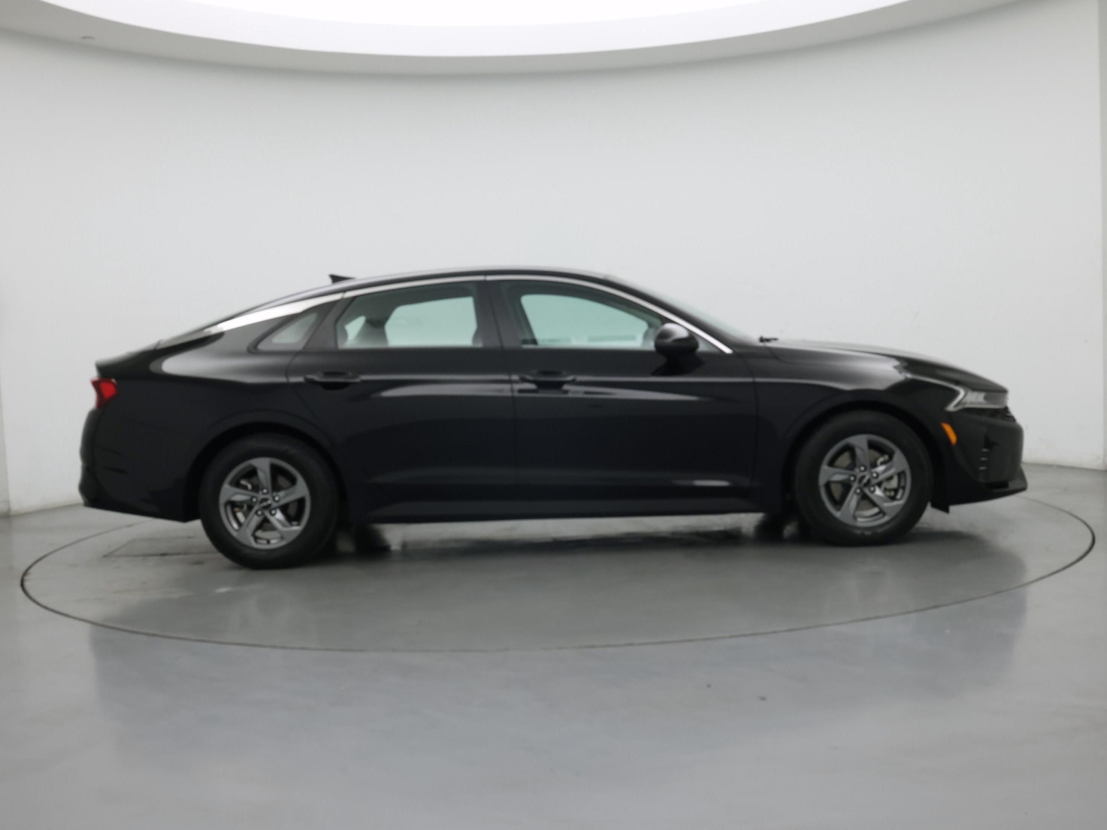 2023 Kia K5 LXS - Photo 8