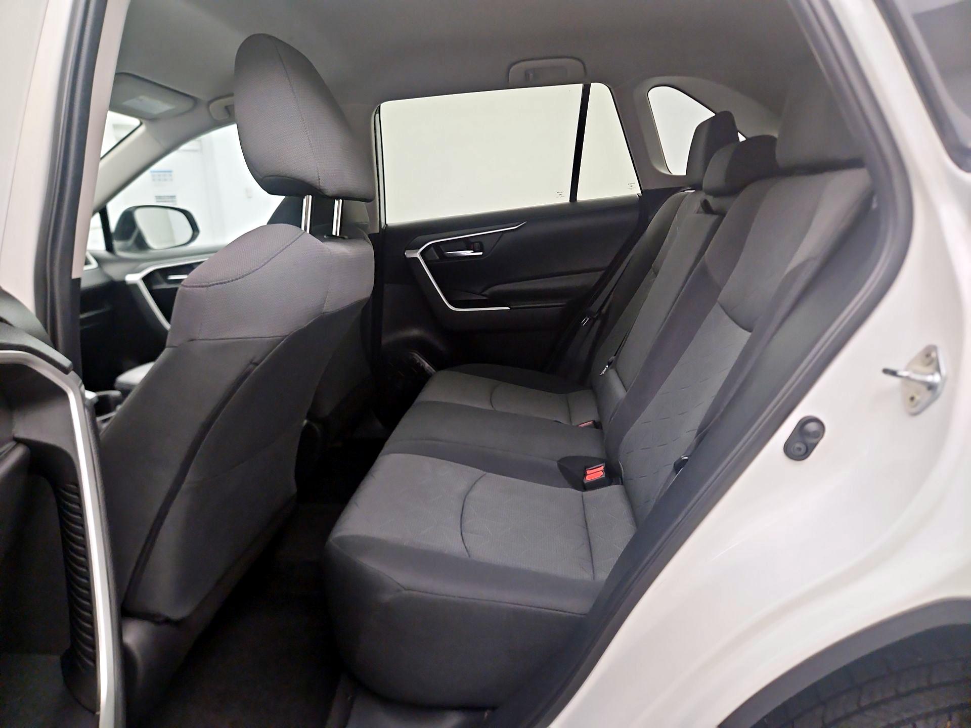 Thumbnail: 2020 Toyota RAV4 - 18