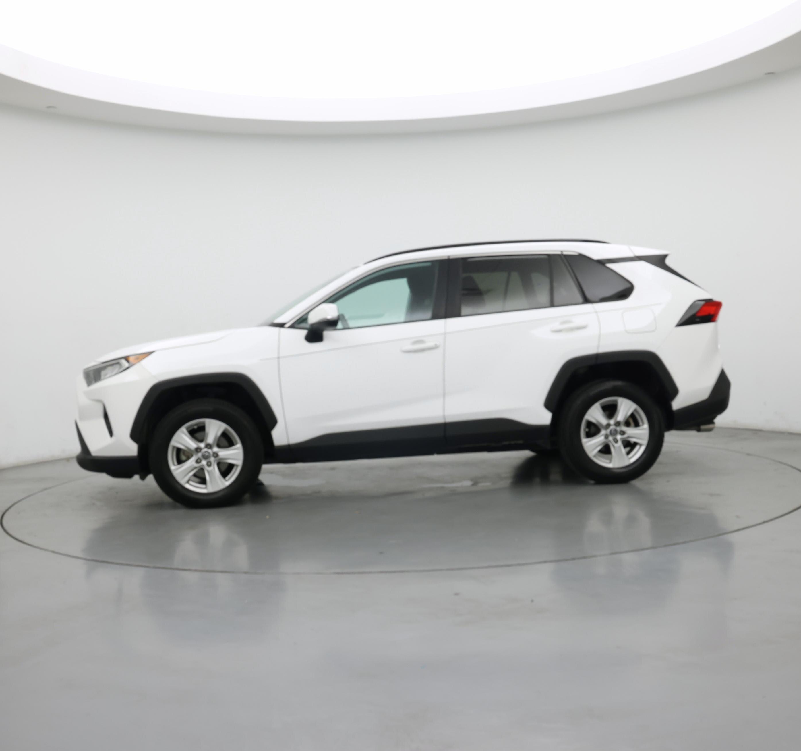 Thumbnail: 2020 Toyota RAV4 - 3