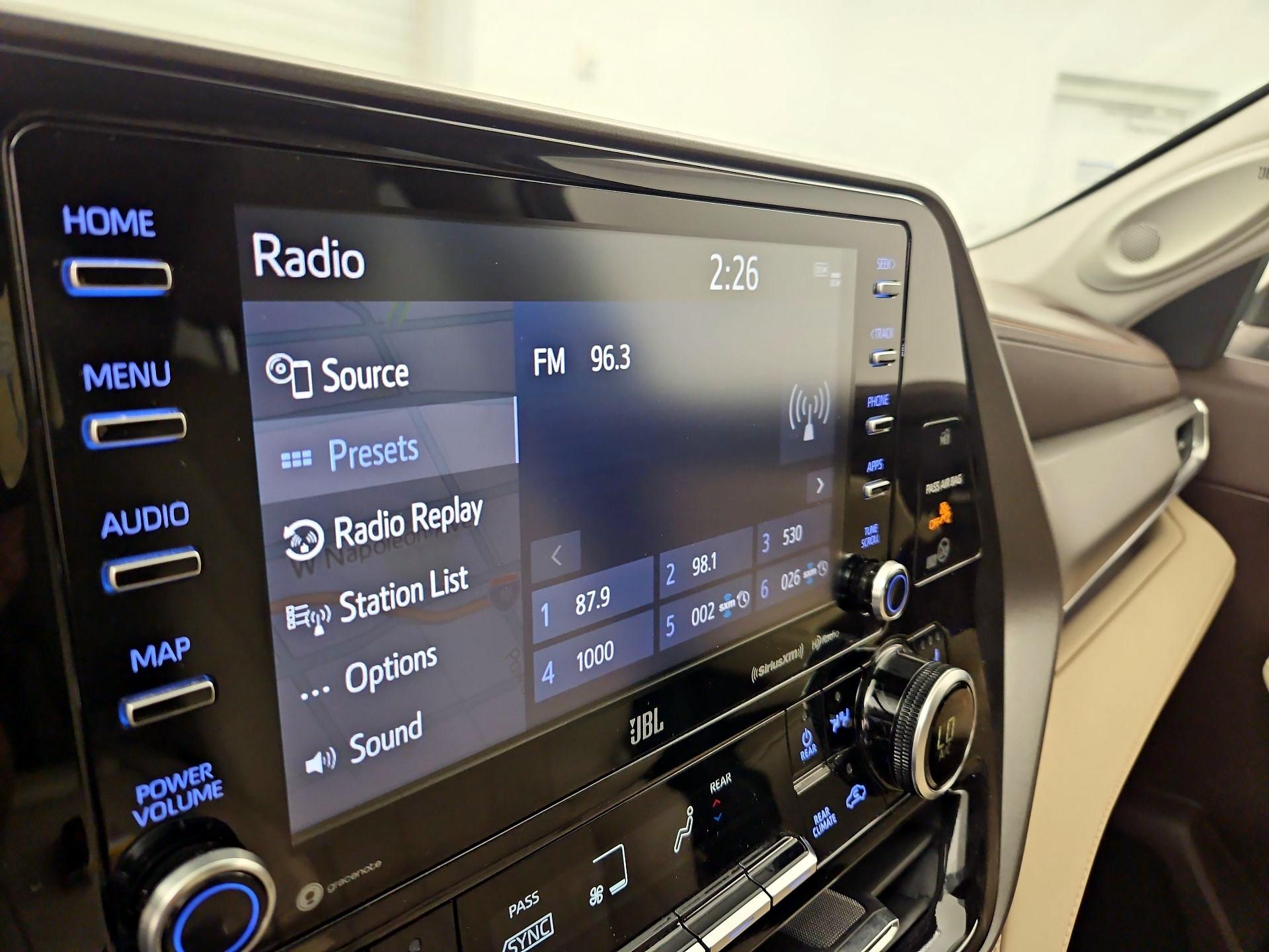 Thumbnail: 2020 Toyota Highlander - 14