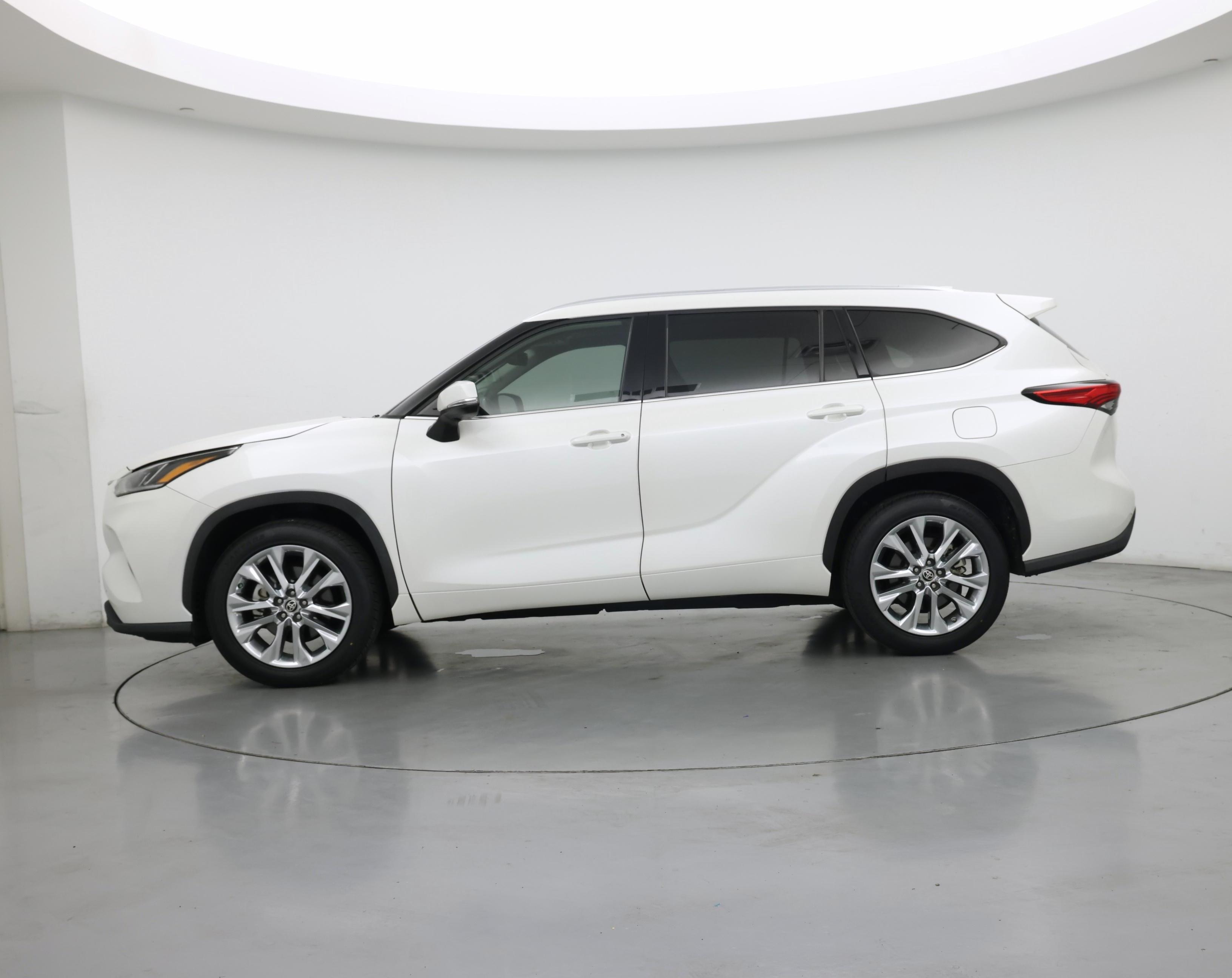 Thumbnail: 2020 Toyota Highlander - 3