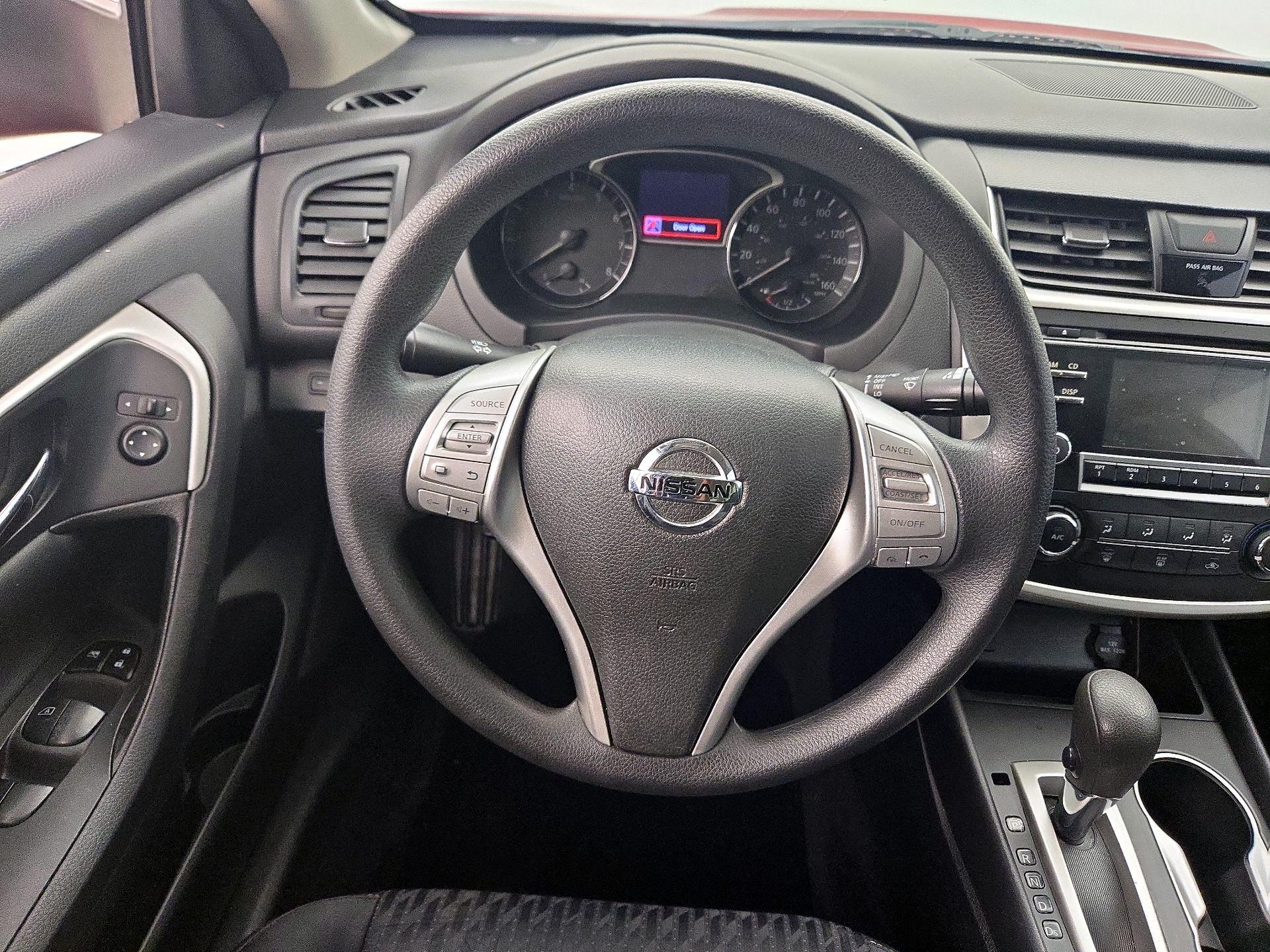 Thumbnail: 2018 Nissan Altima - 10