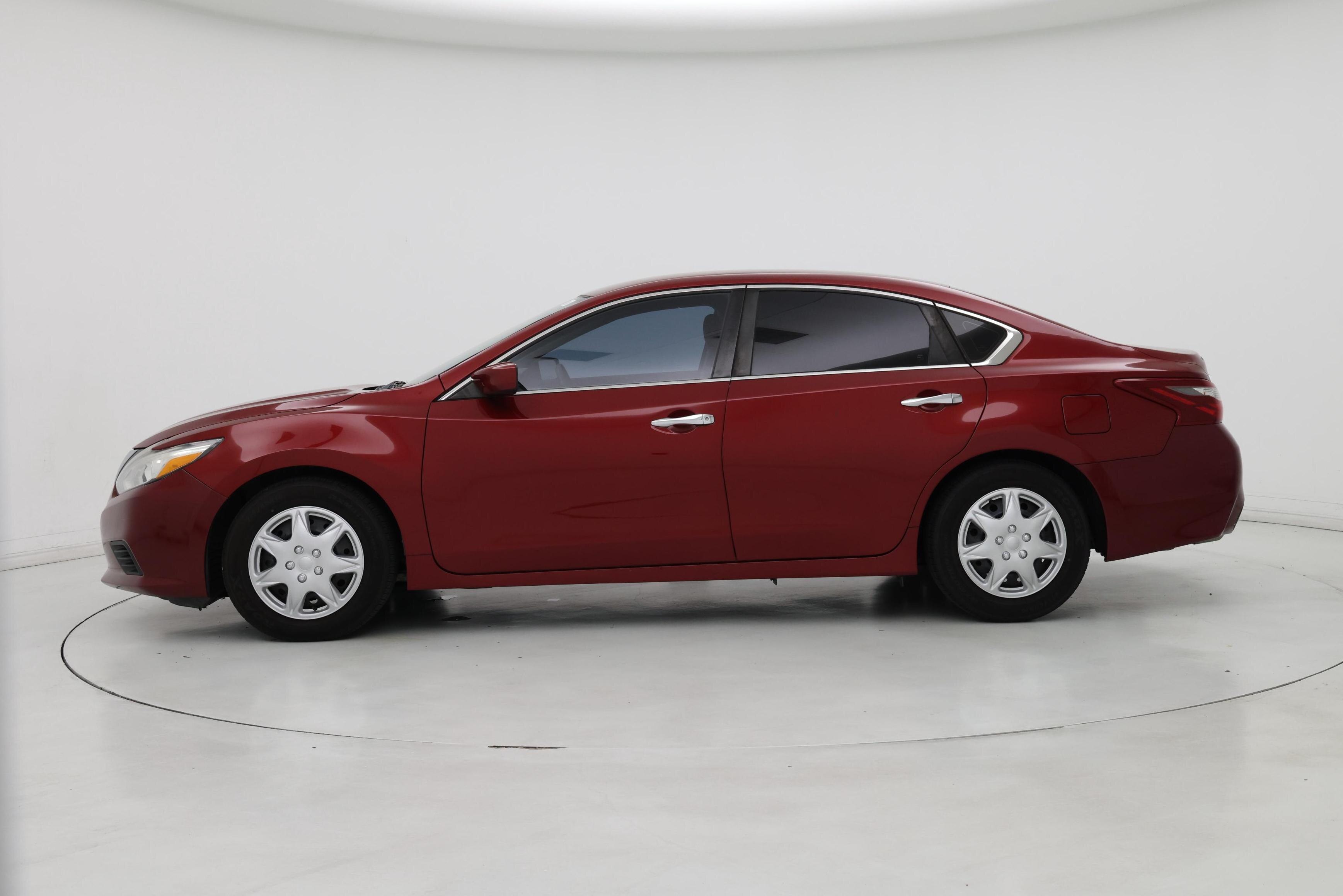Thumbnail: 2018 Nissan Altima - 3