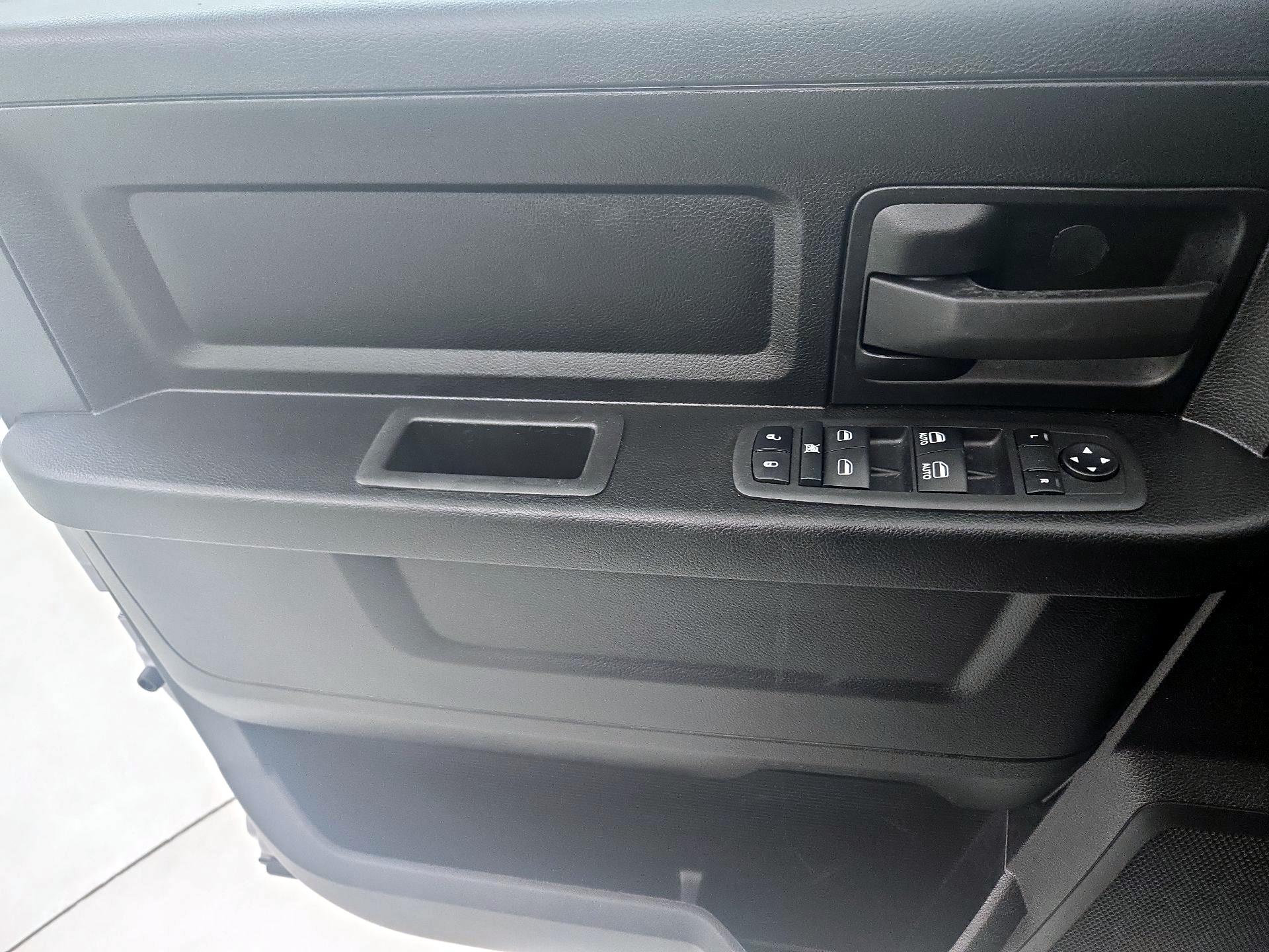 Thumbnail: 2022 RAM 1500 Classic - 12