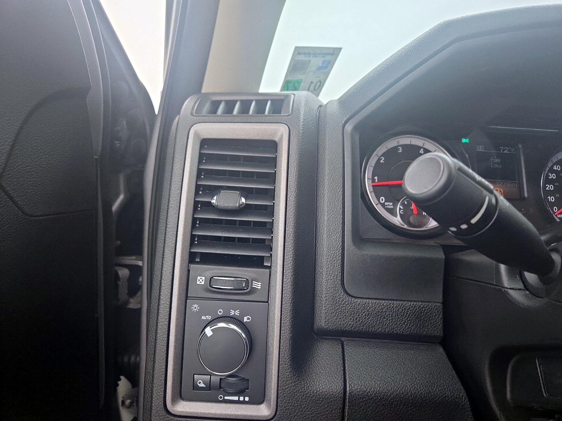 Thumbnail: 2022 RAM 1500 Classic - 13