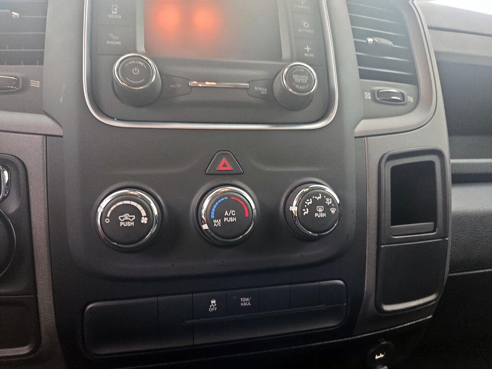 Thumbnail: 2022 RAM 1500 Classic - 16