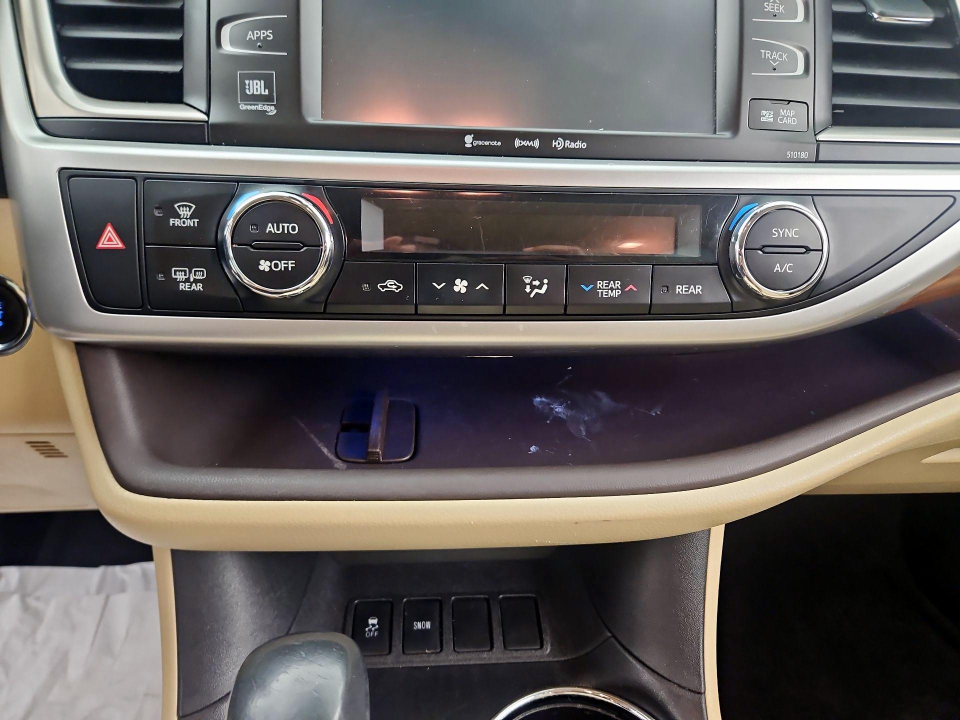 Thumbnail: 2017 Toyota Highlander - 15