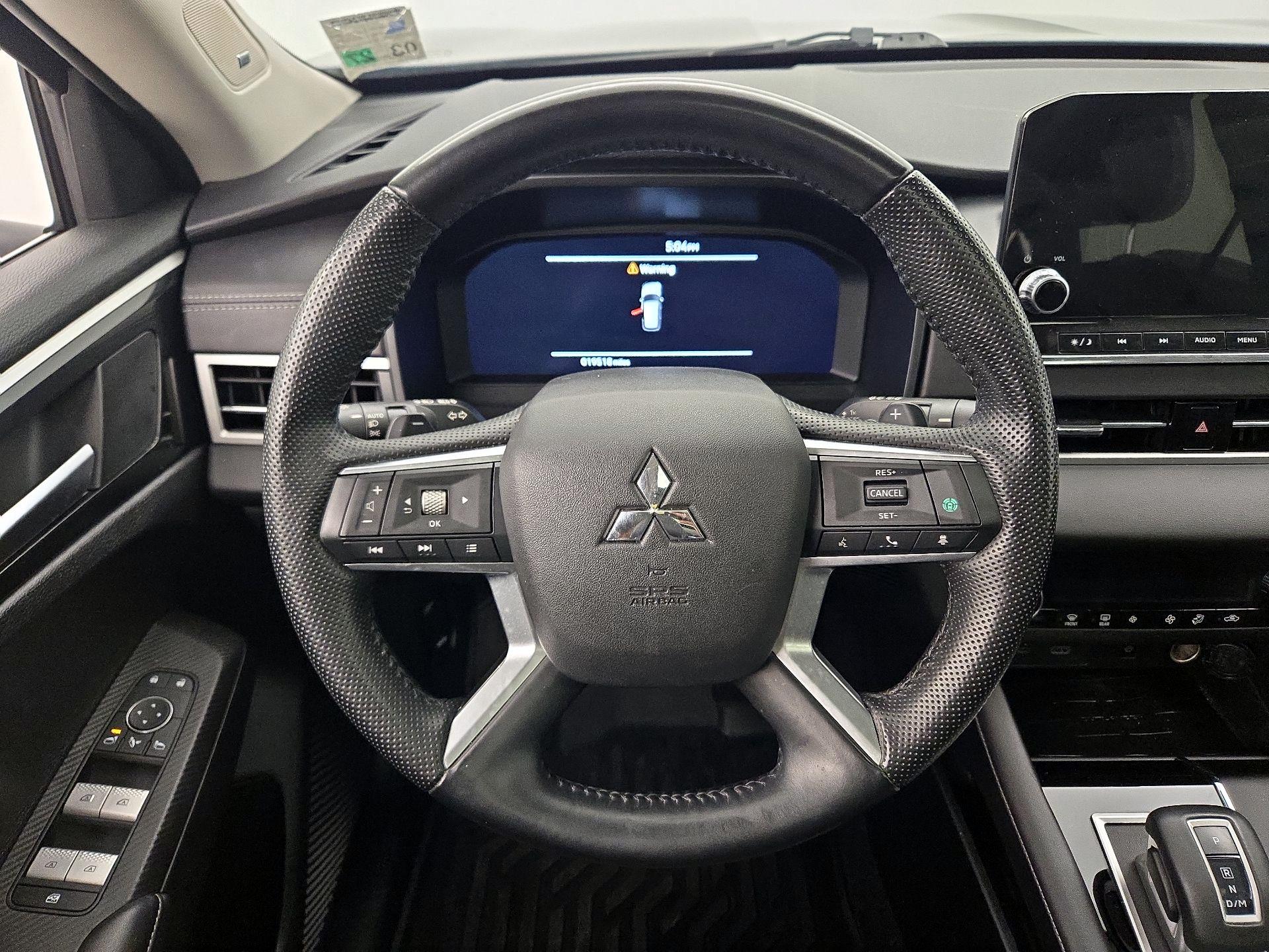 Thumbnail: 2024 Mitsubishi Outlander - 10