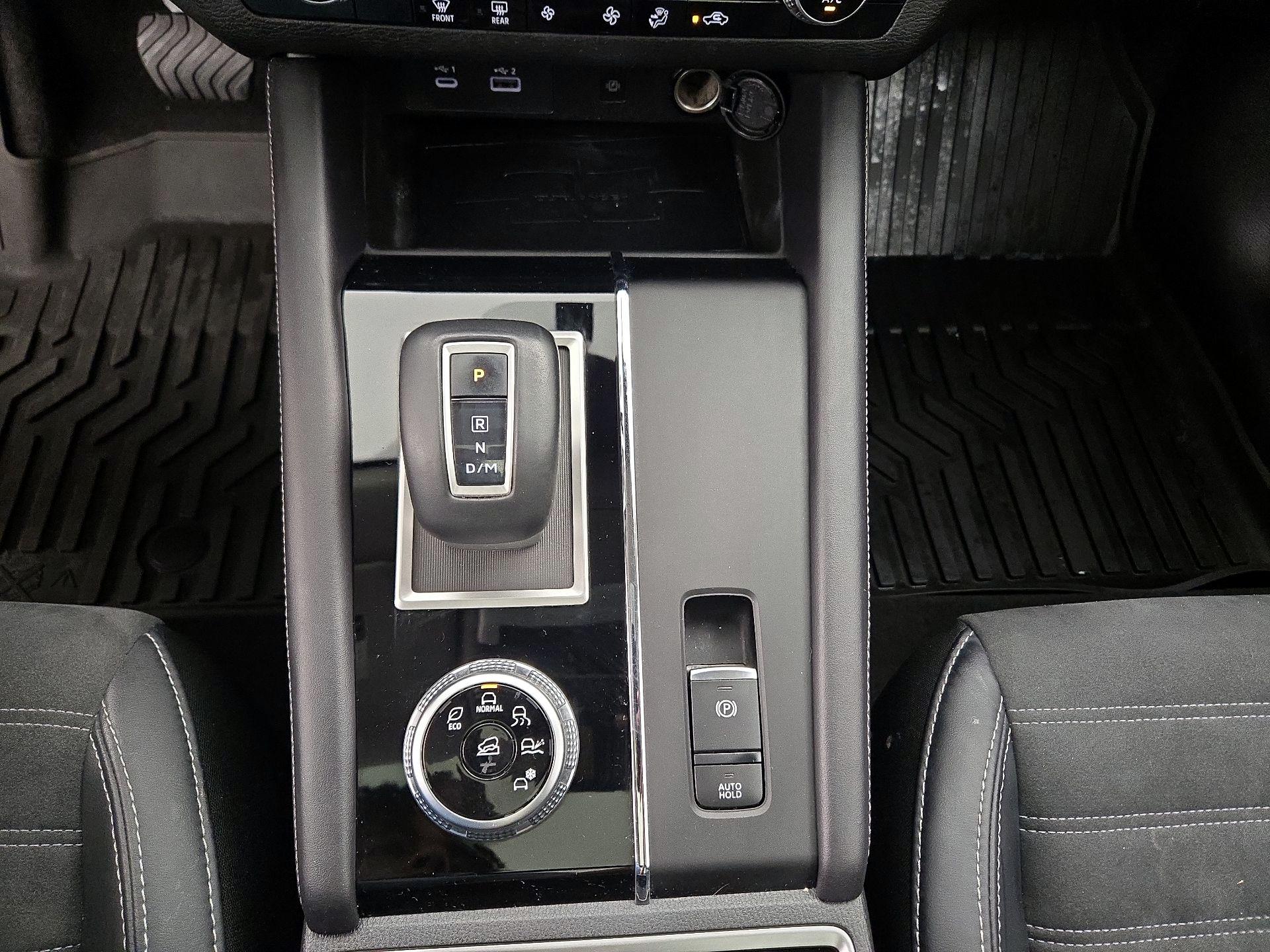 Thumbnail: 2024 Mitsubishi Outlander - 18