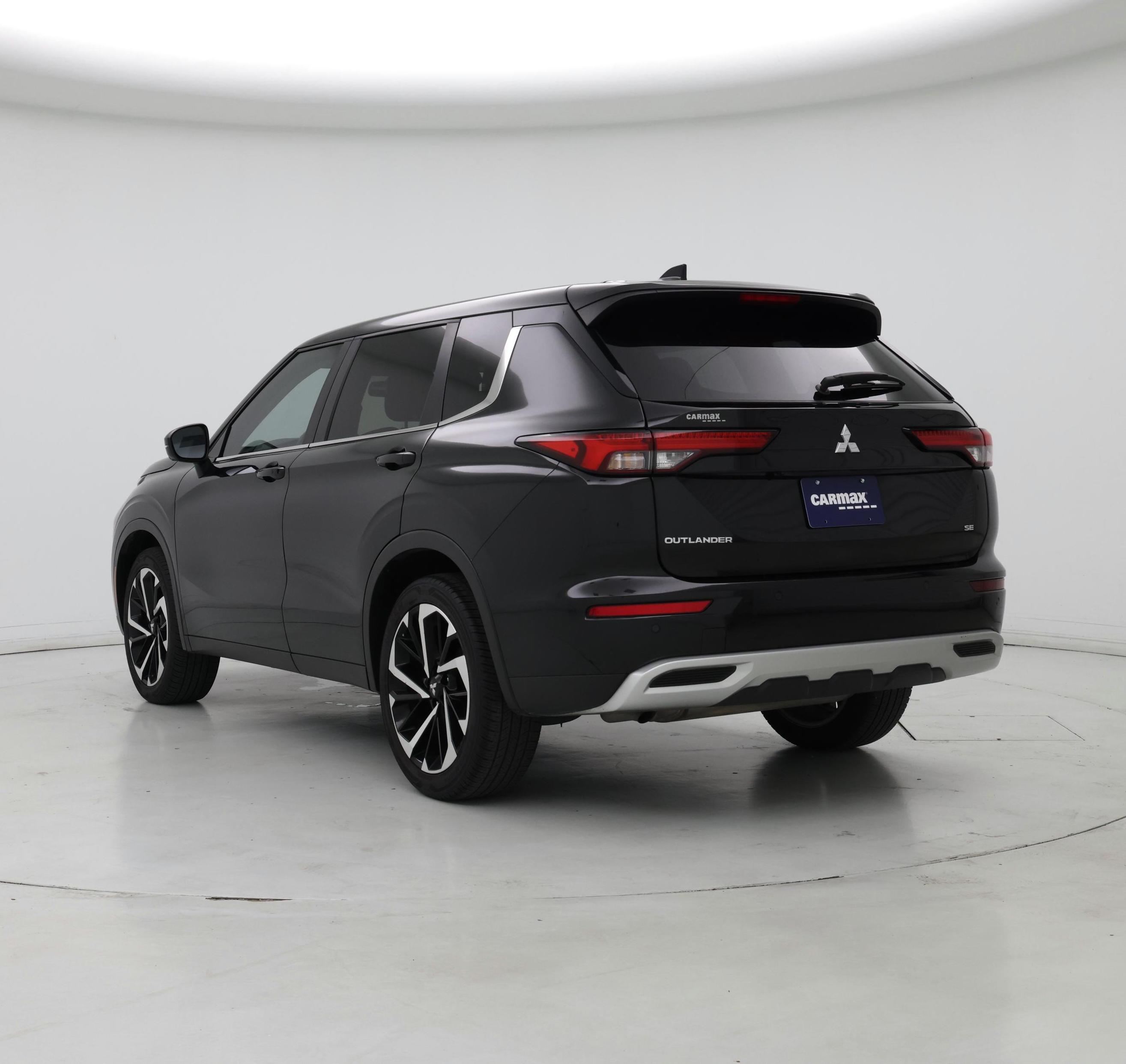 Thumbnail: 2024 Mitsubishi Outlander - 2