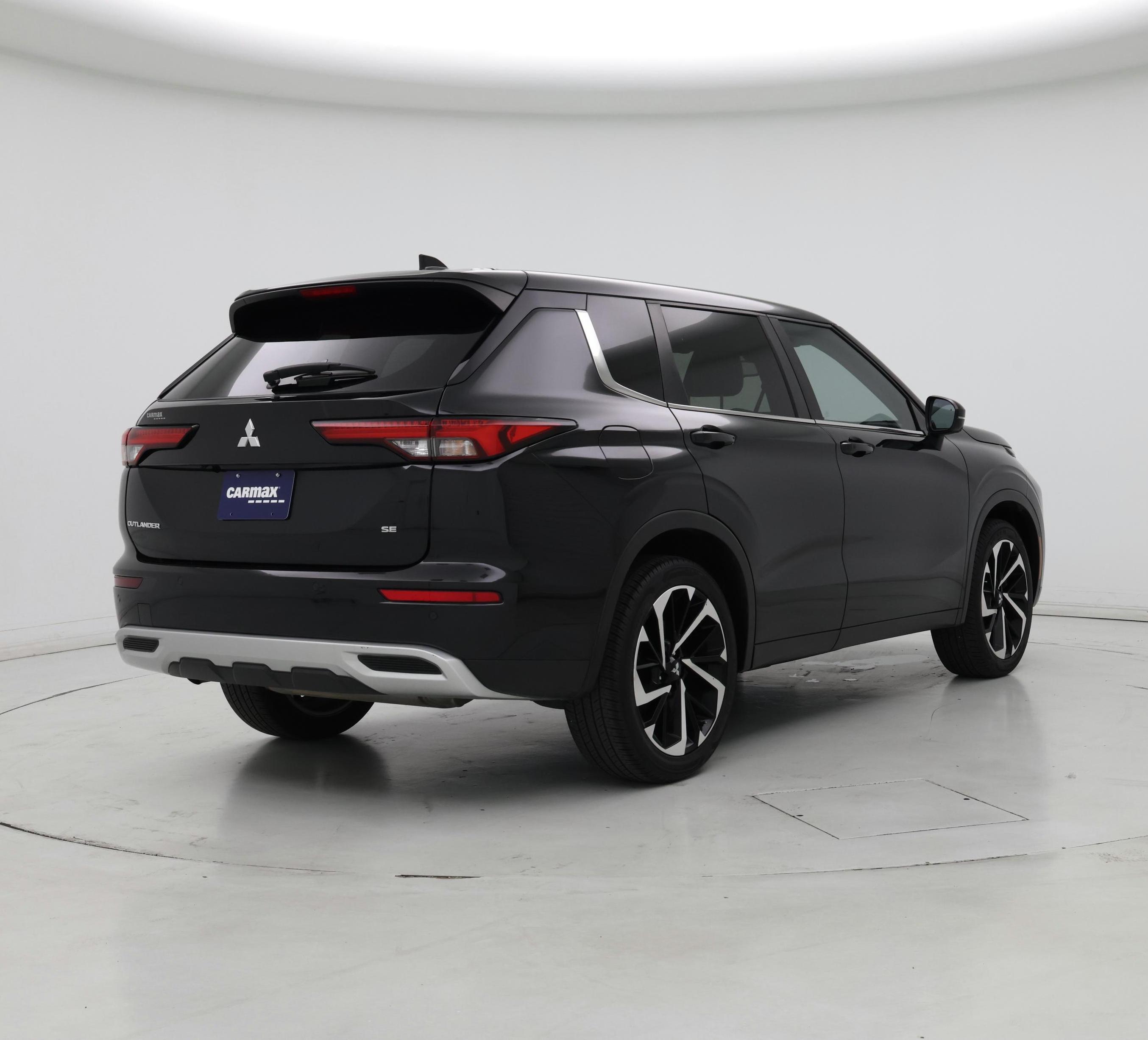 Thumbnail: 2024 Mitsubishi Outlander - 8