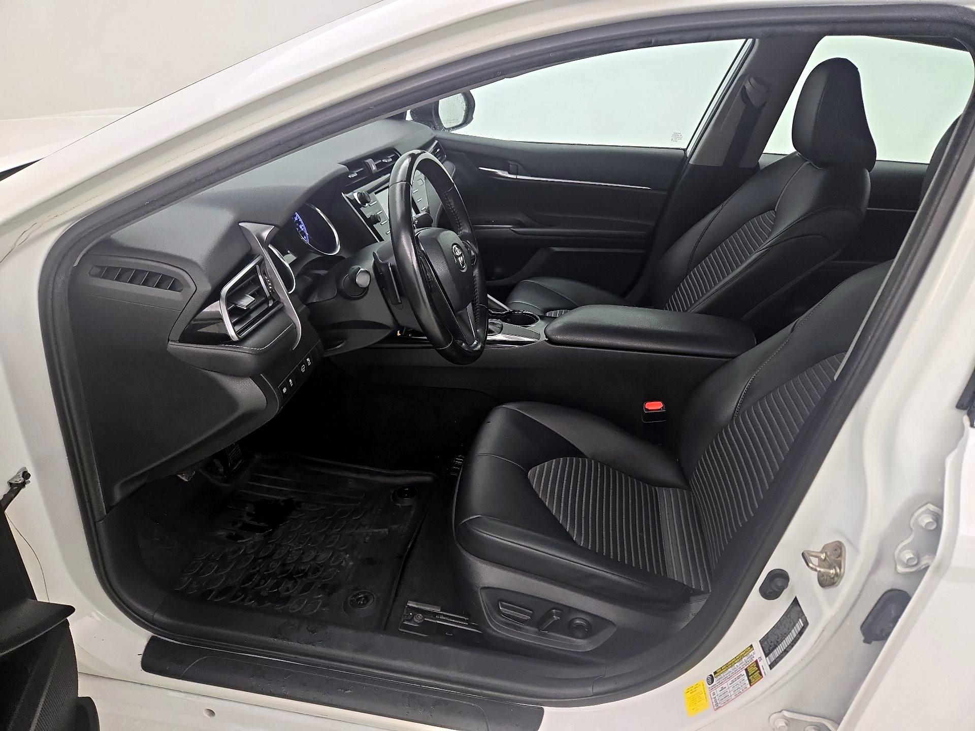 Thumbnail: 2019 Toyota Camry - 11