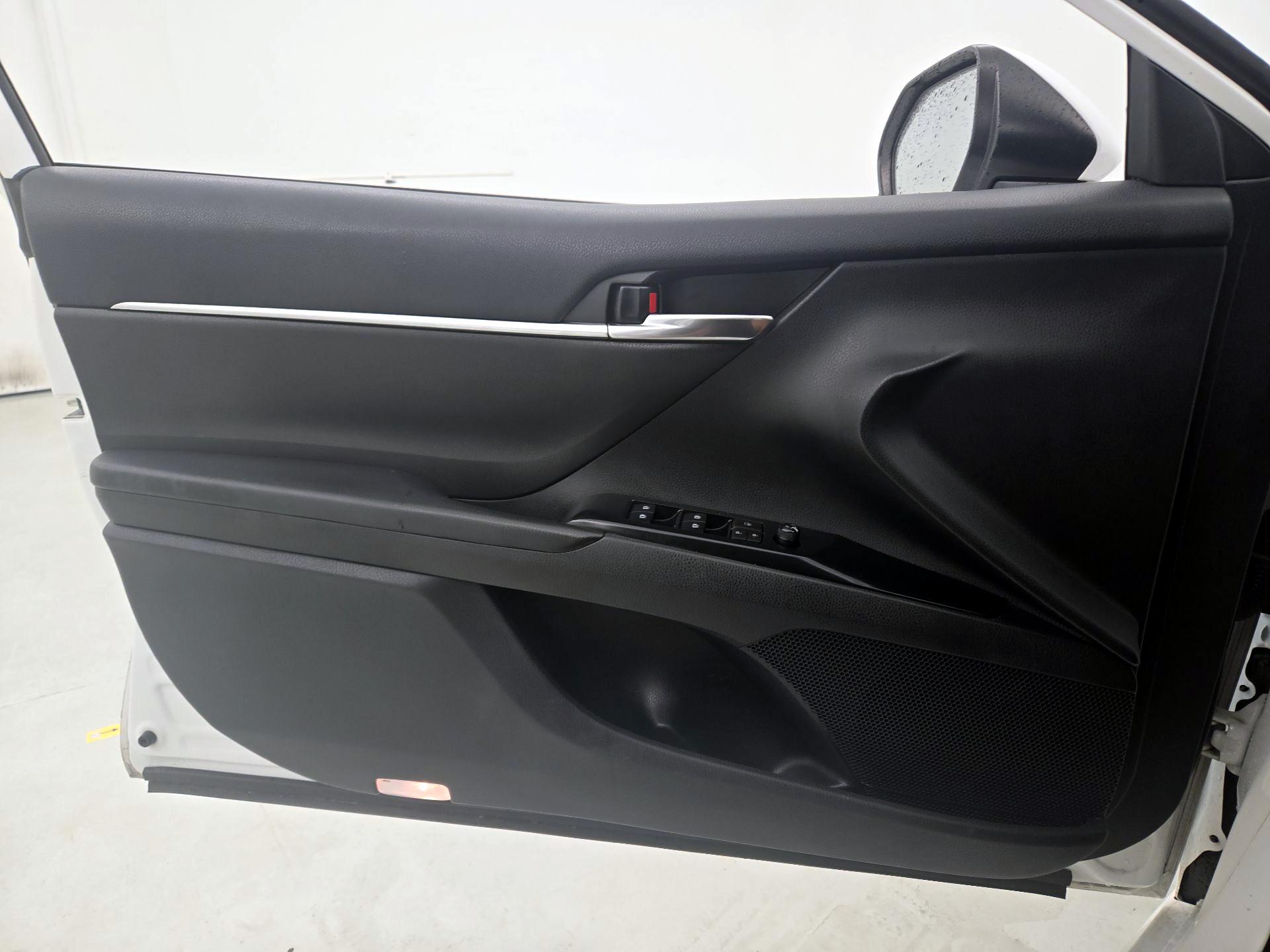 Thumbnail: 2019 Toyota Camry - 12