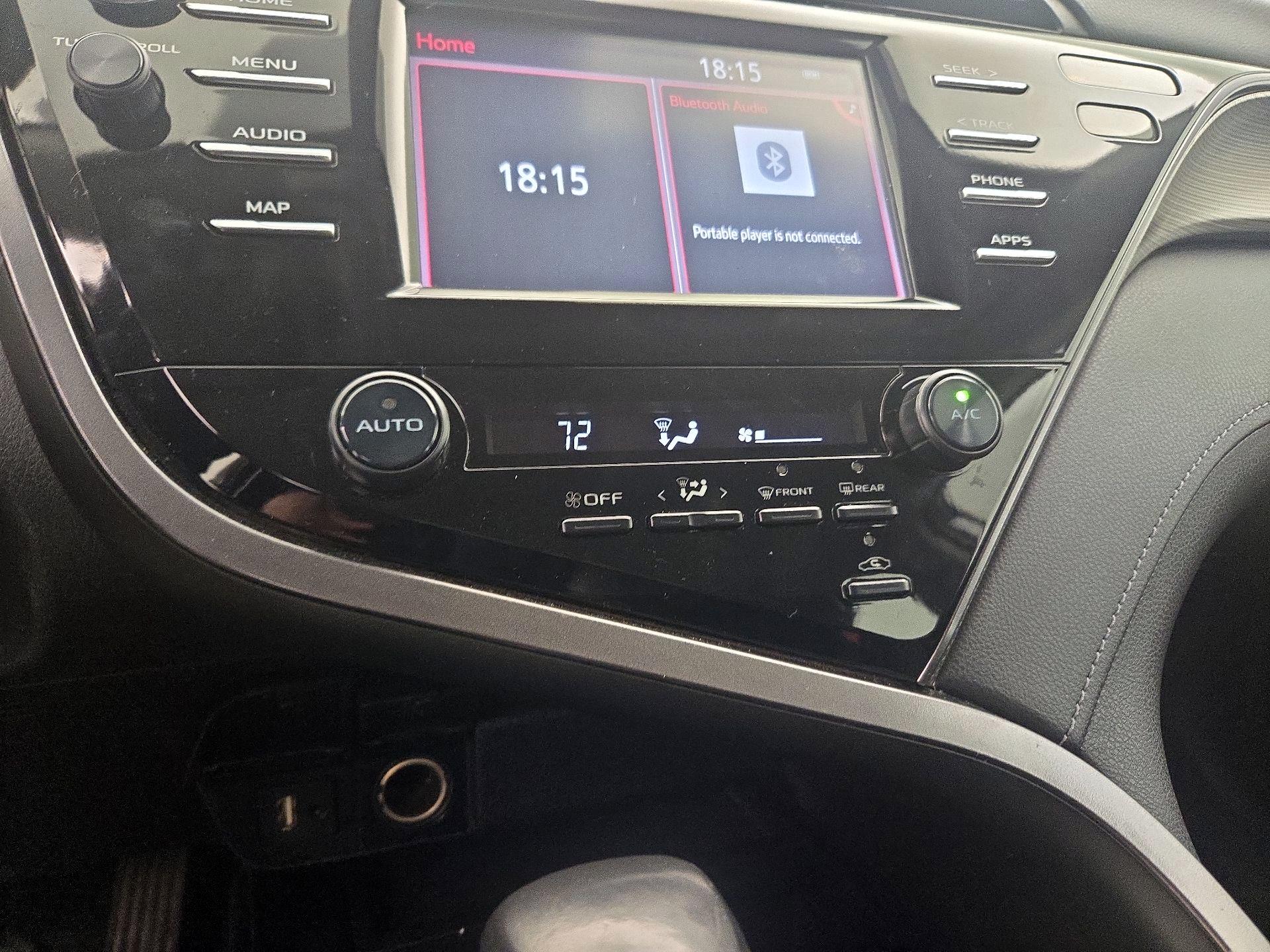 Thumbnail: 2019 Toyota Camry - 16