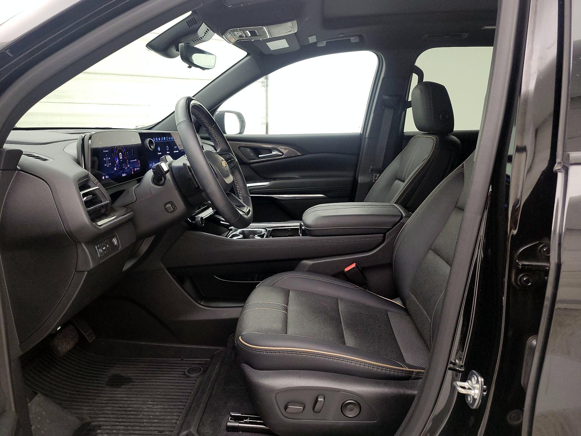 Thumbnail: 2025 Chevrolet Traverse - 11