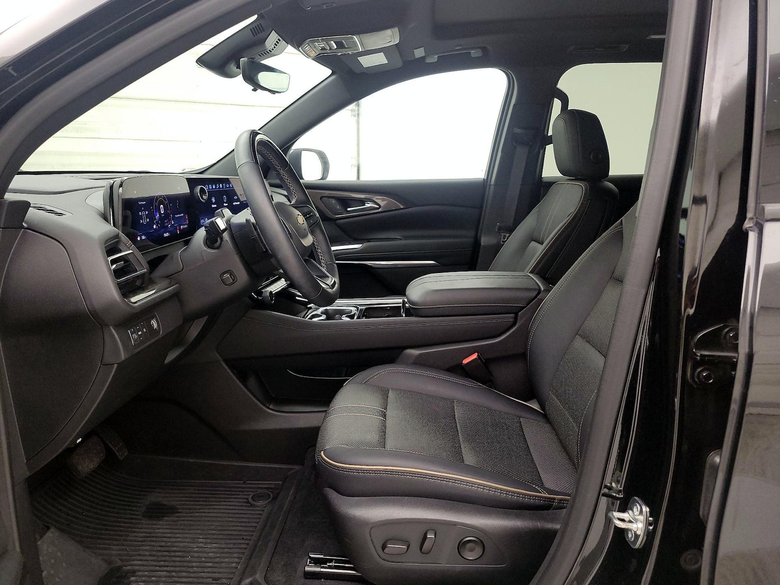 2025 Chevrolet Traverse High Country - Photo 12