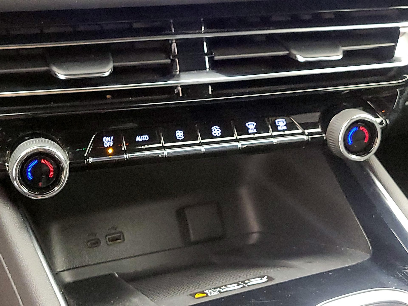 2025 Chevrolet Traverse High Country - Photo 17
