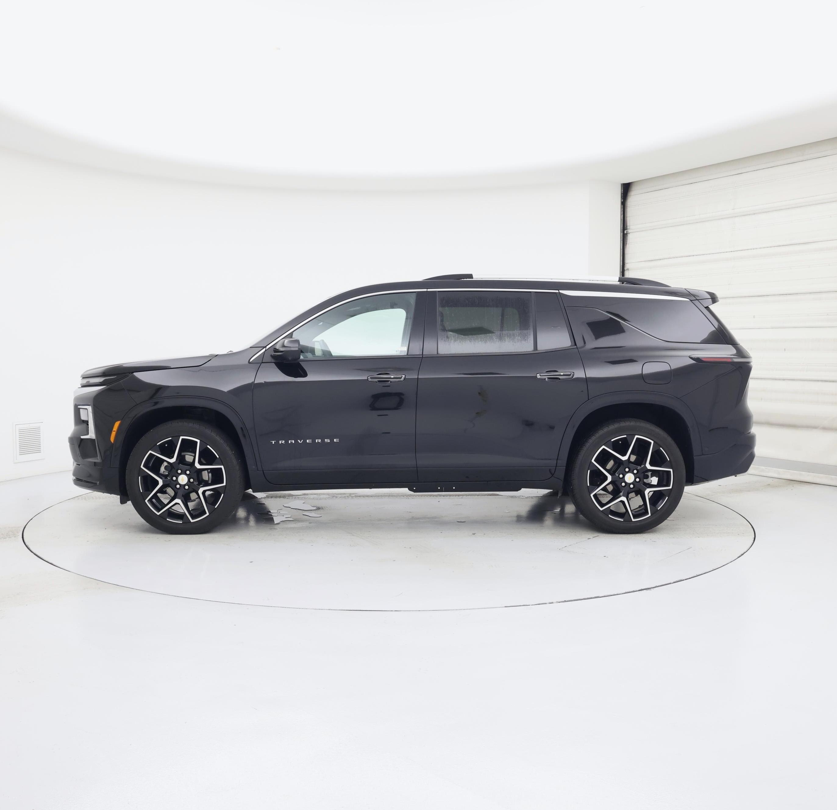 Thumbnail: 2025 Chevrolet Traverse - 3