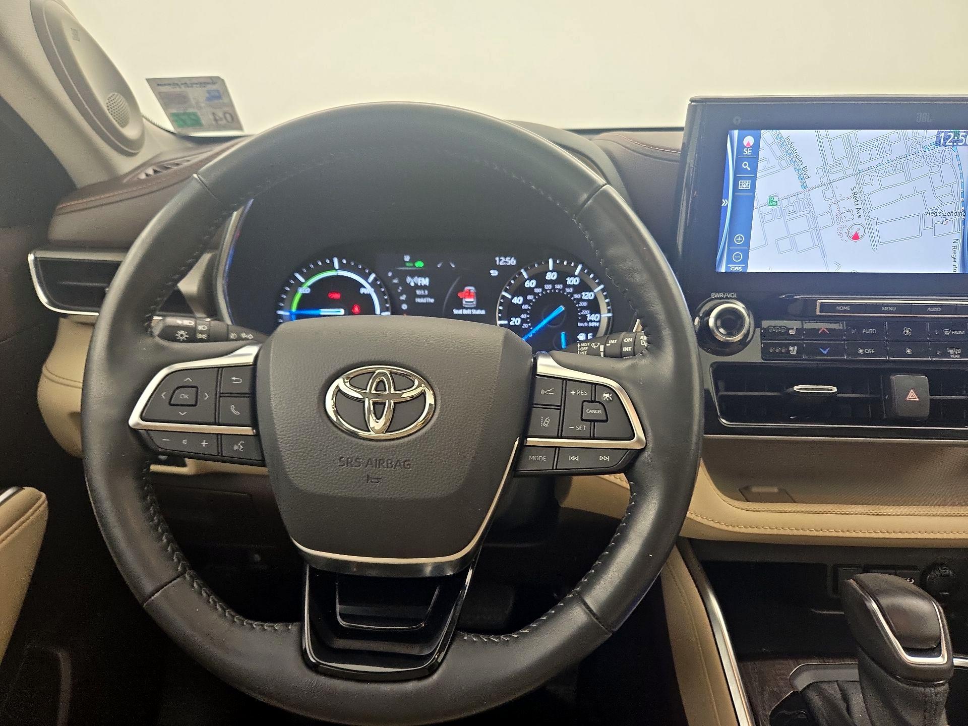 Thumbnail: 2021 Toyota Highlander - 10
