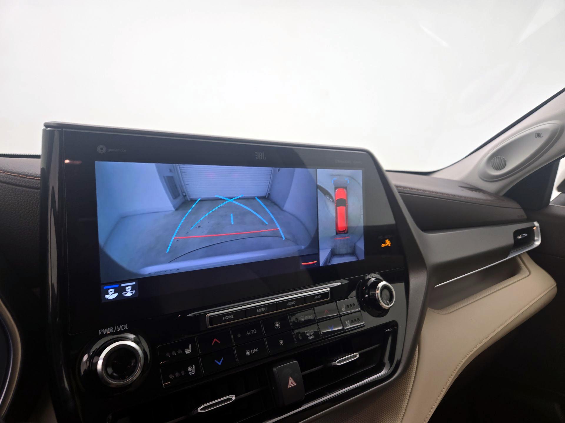 Thumbnail: 2021 Toyota Highlander - 15