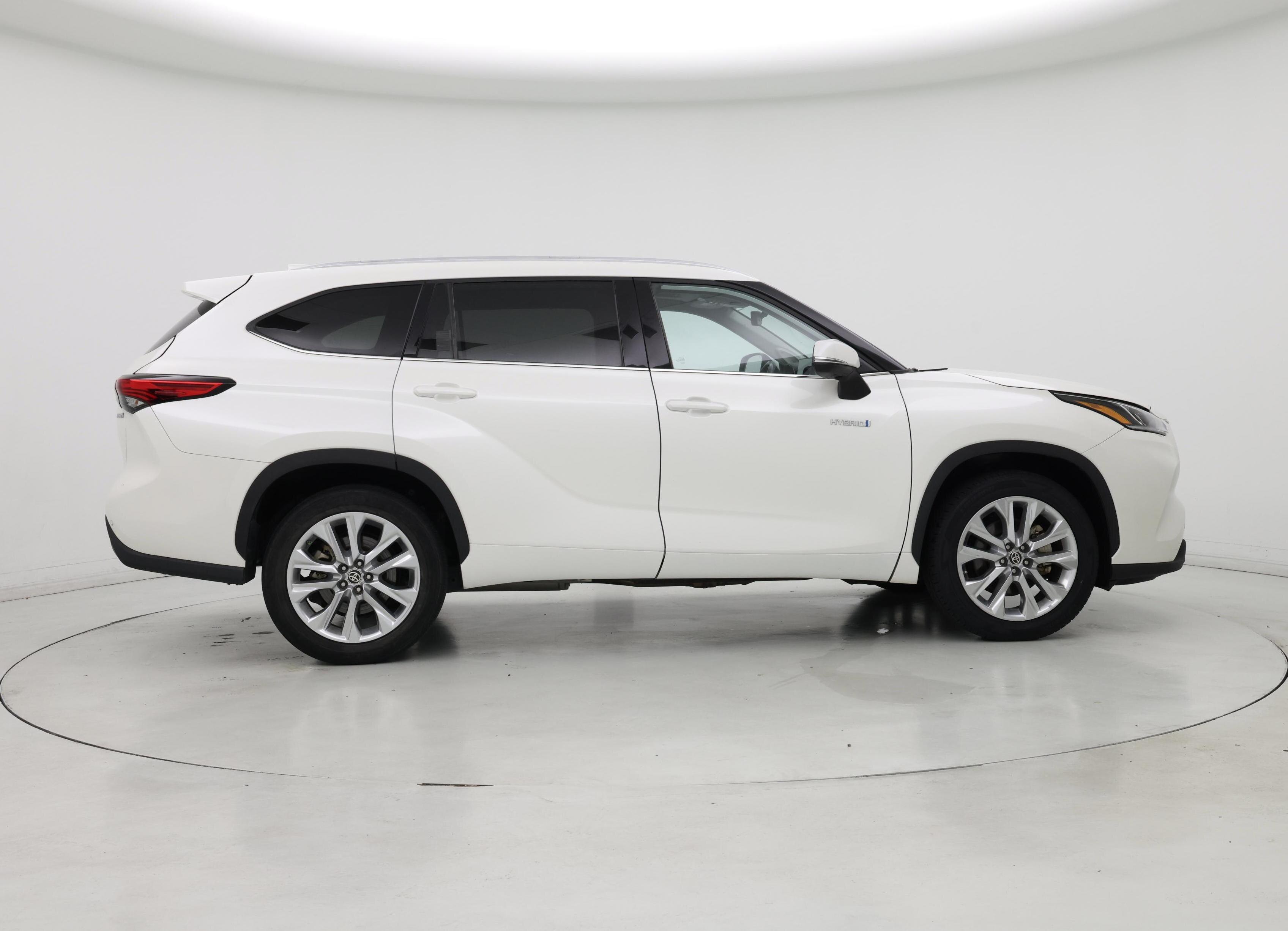 Thumbnail: 2021 Toyota Highlander - 7