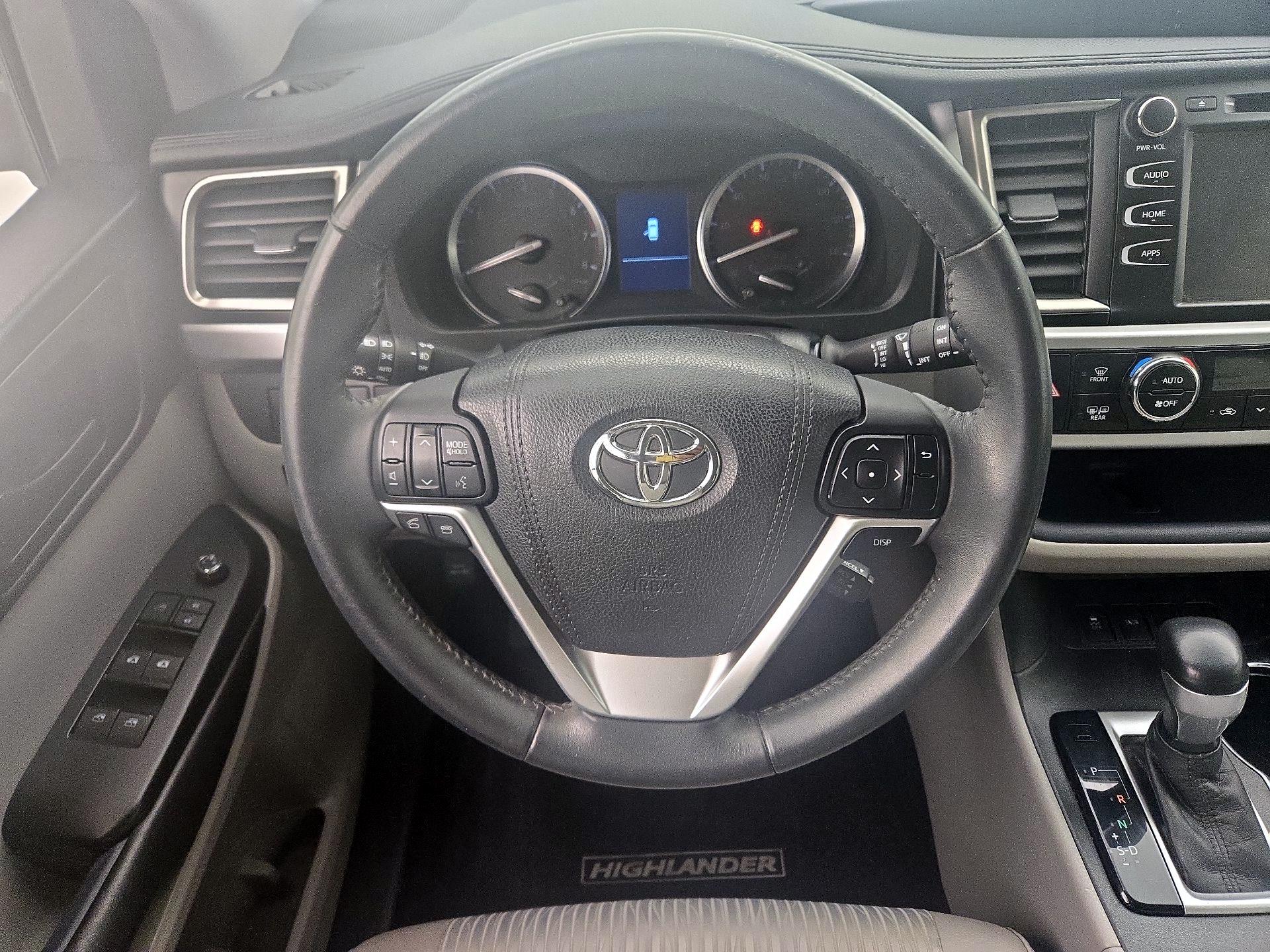Thumbnail: 2016 Toyota Highlander - 10