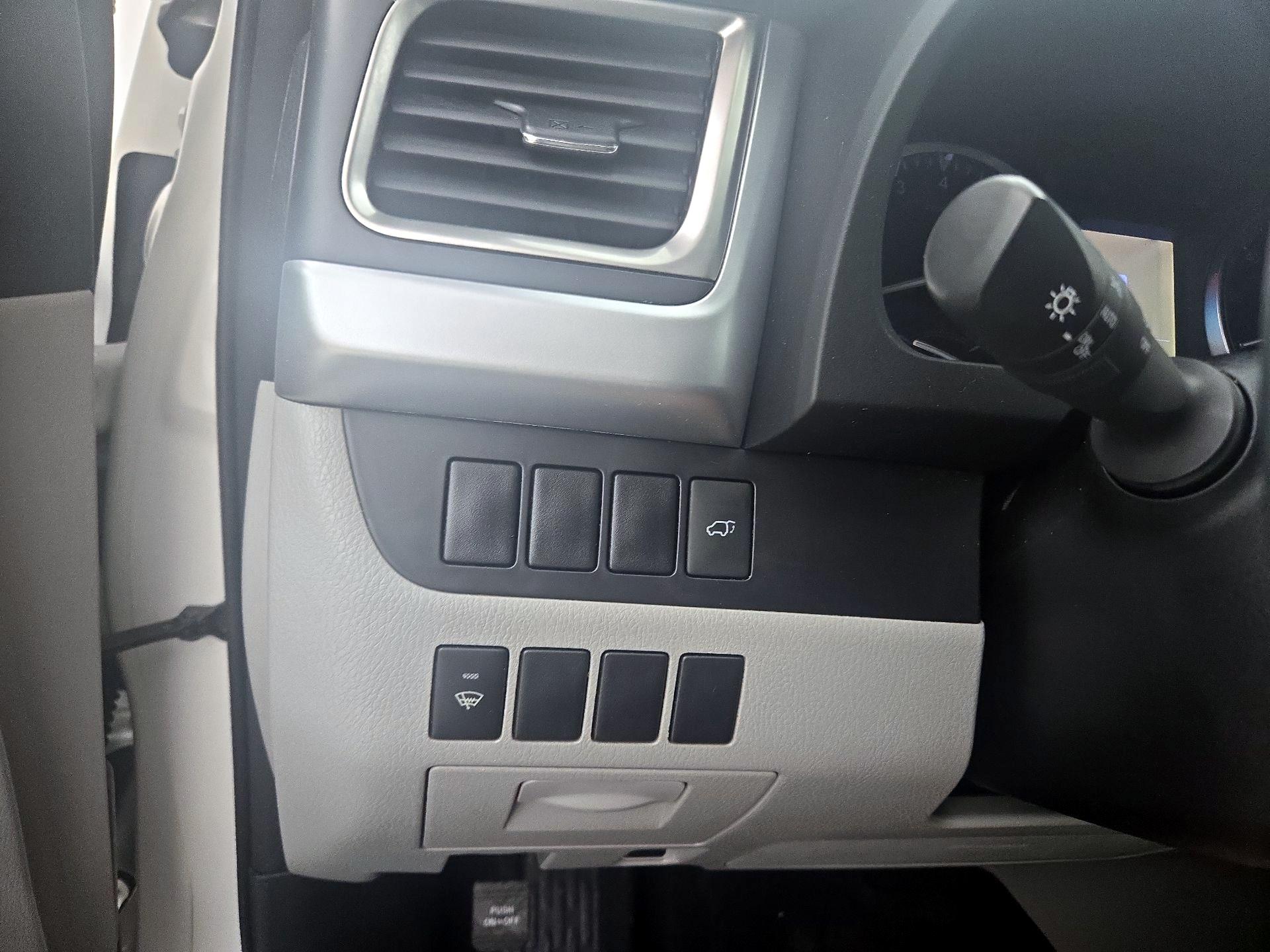 Thumbnail: 2016 Toyota Highlander - 13