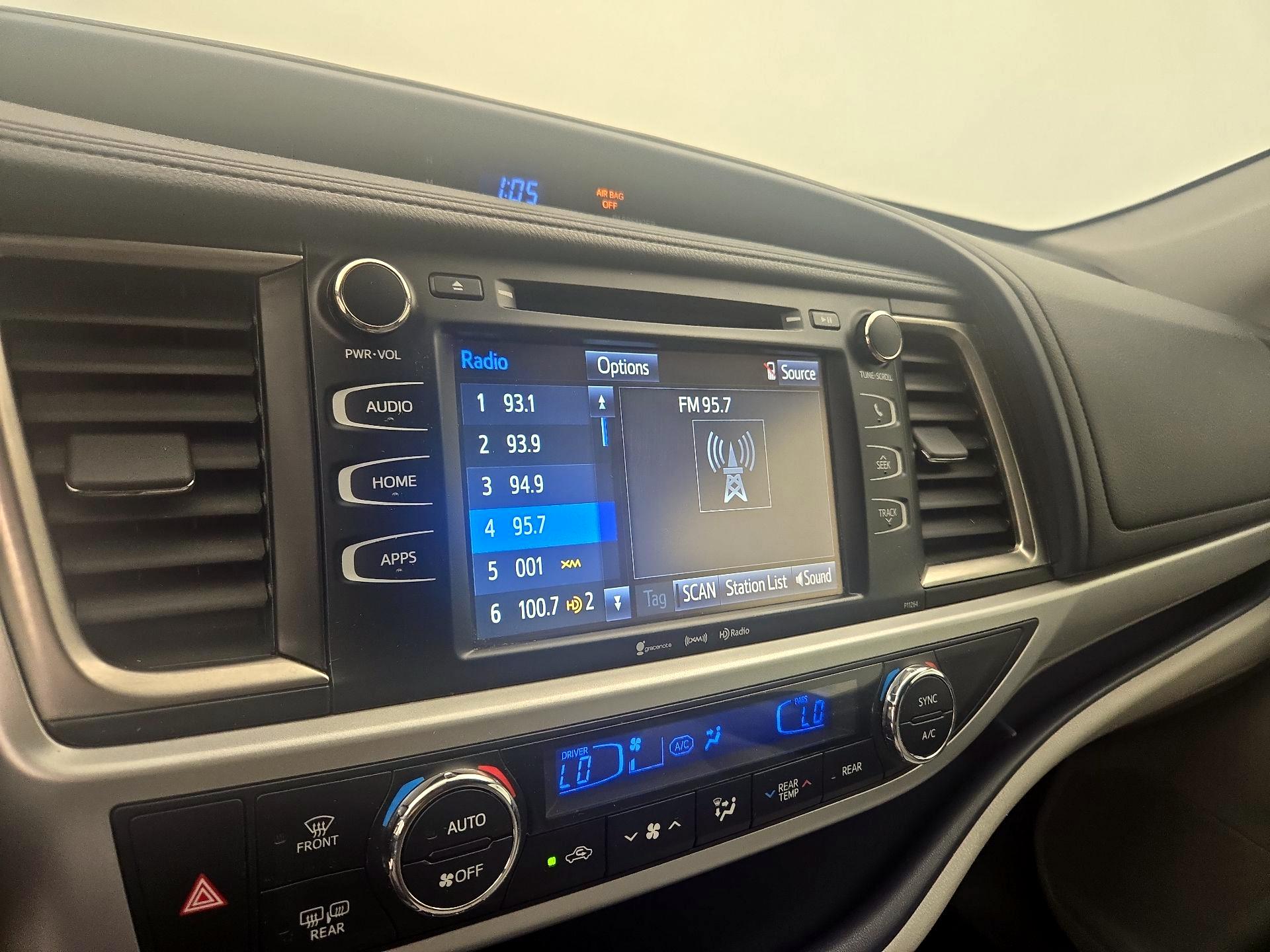Thumbnail: 2016 Toyota Highlander - 15