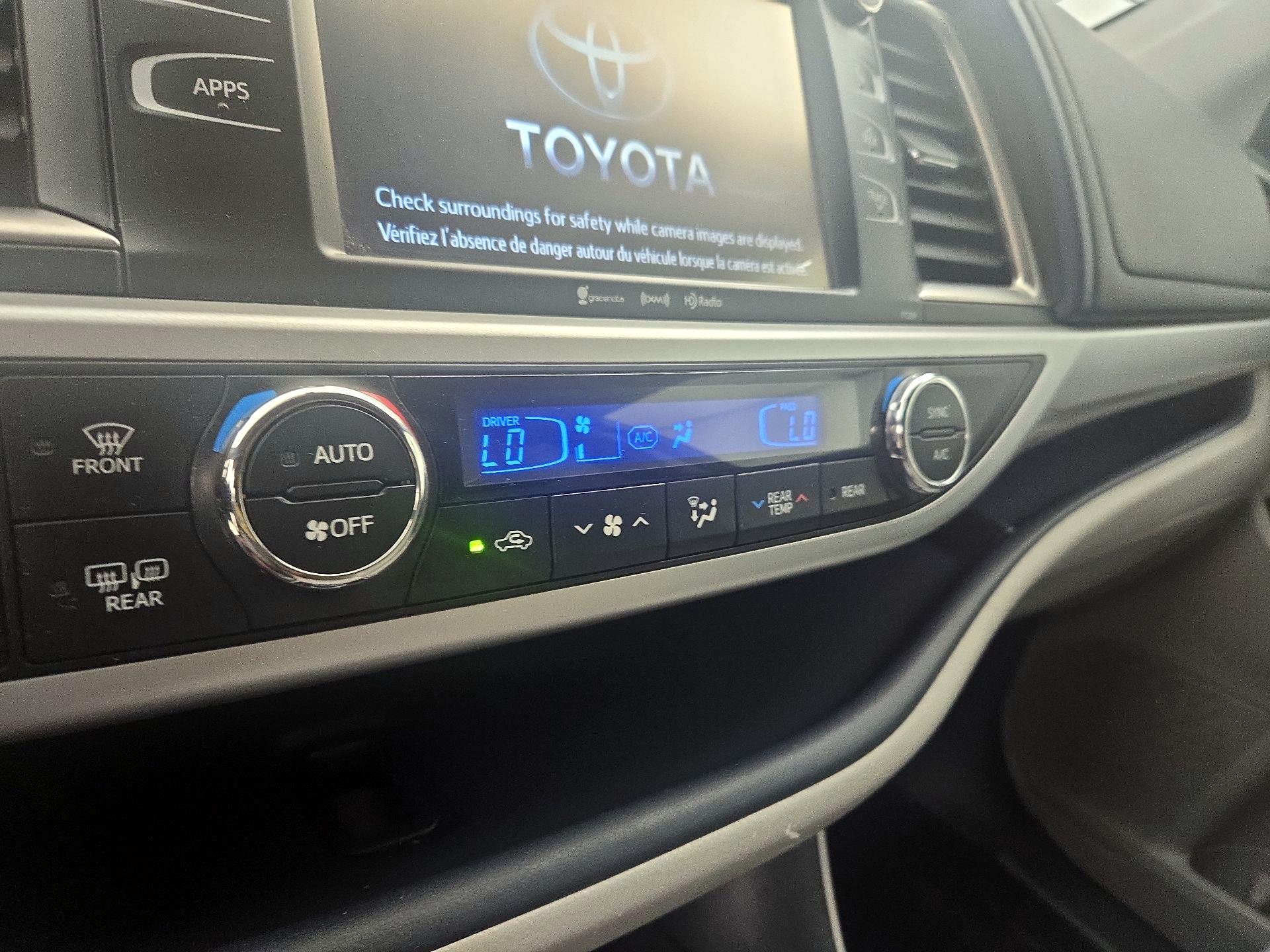 Thumbnail: 2016 Toyota Highlander - 16