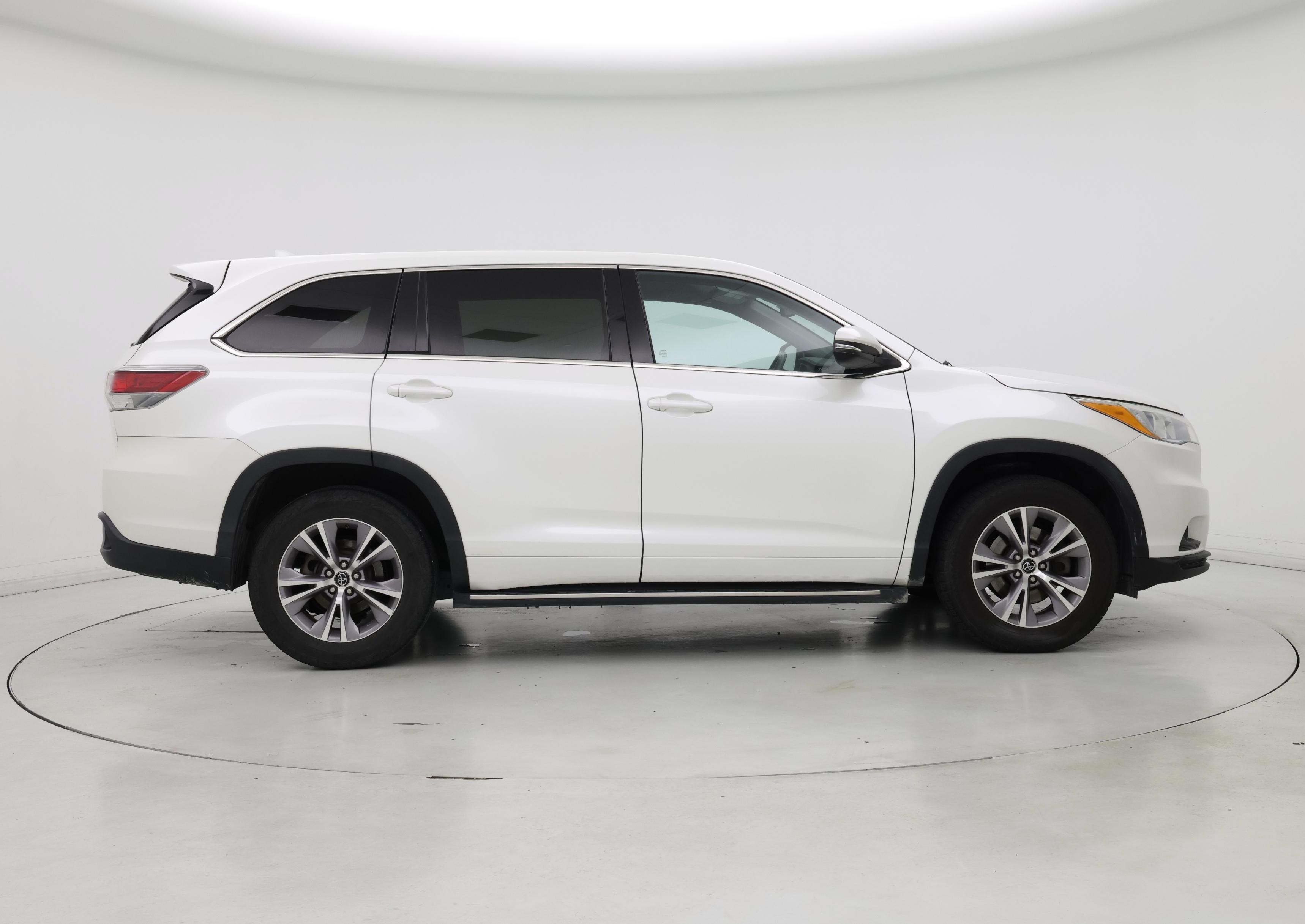Thumbnail: 2016 Toyota Highlander - 7