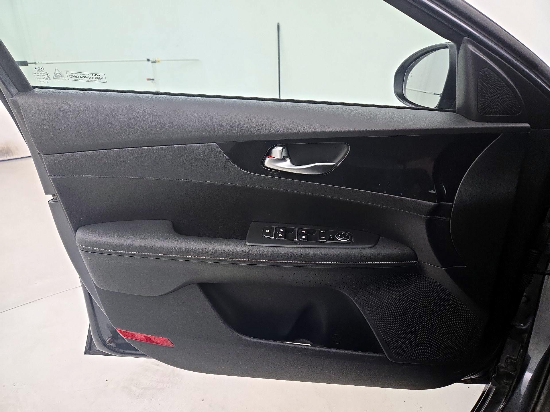 Thumbnail: 2024 Kia Forte - 12