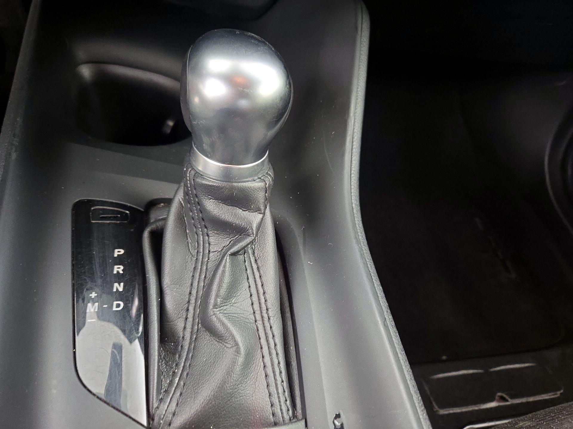 Thumbnail: 2019 Toyota C-HR - 17