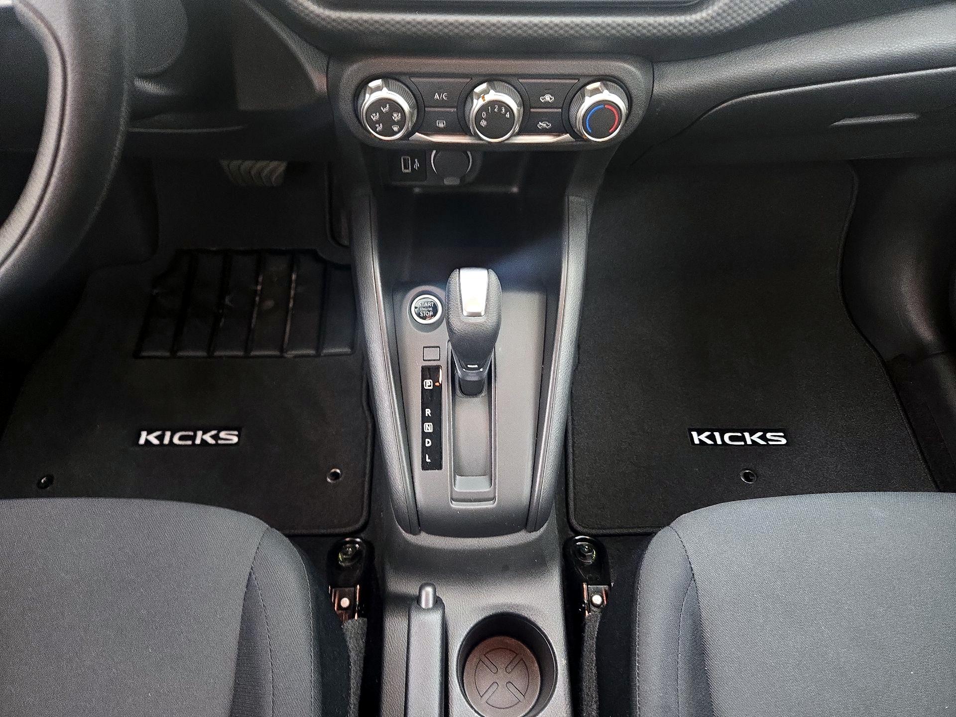 Thumbnail: 2025 Nissan Kicks - 17