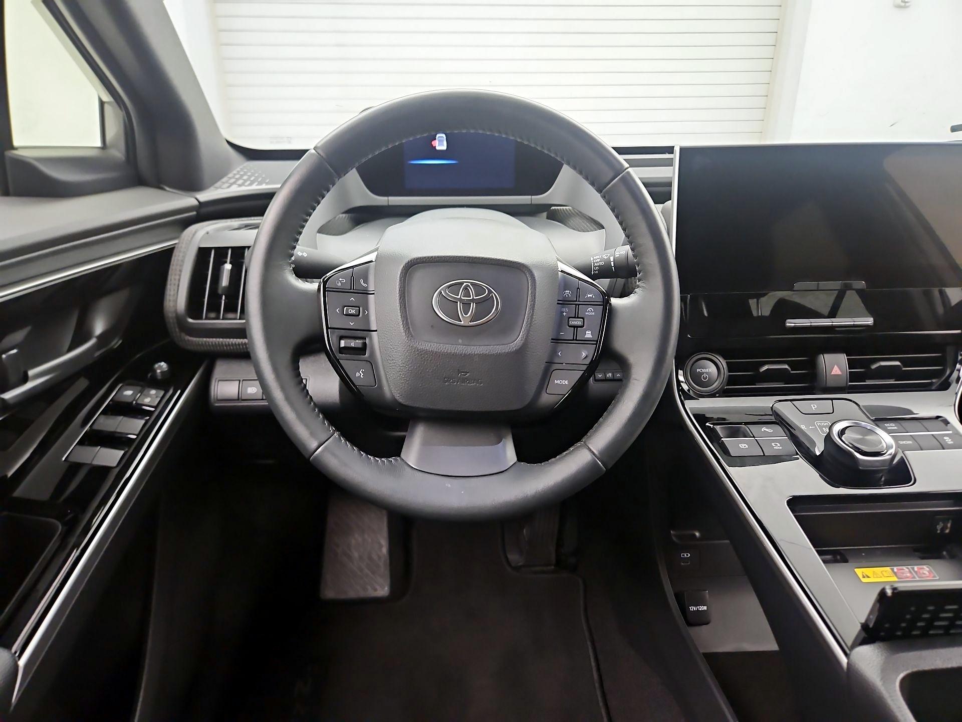 Thumbnail: 2025 Toyota bZ4X - 10