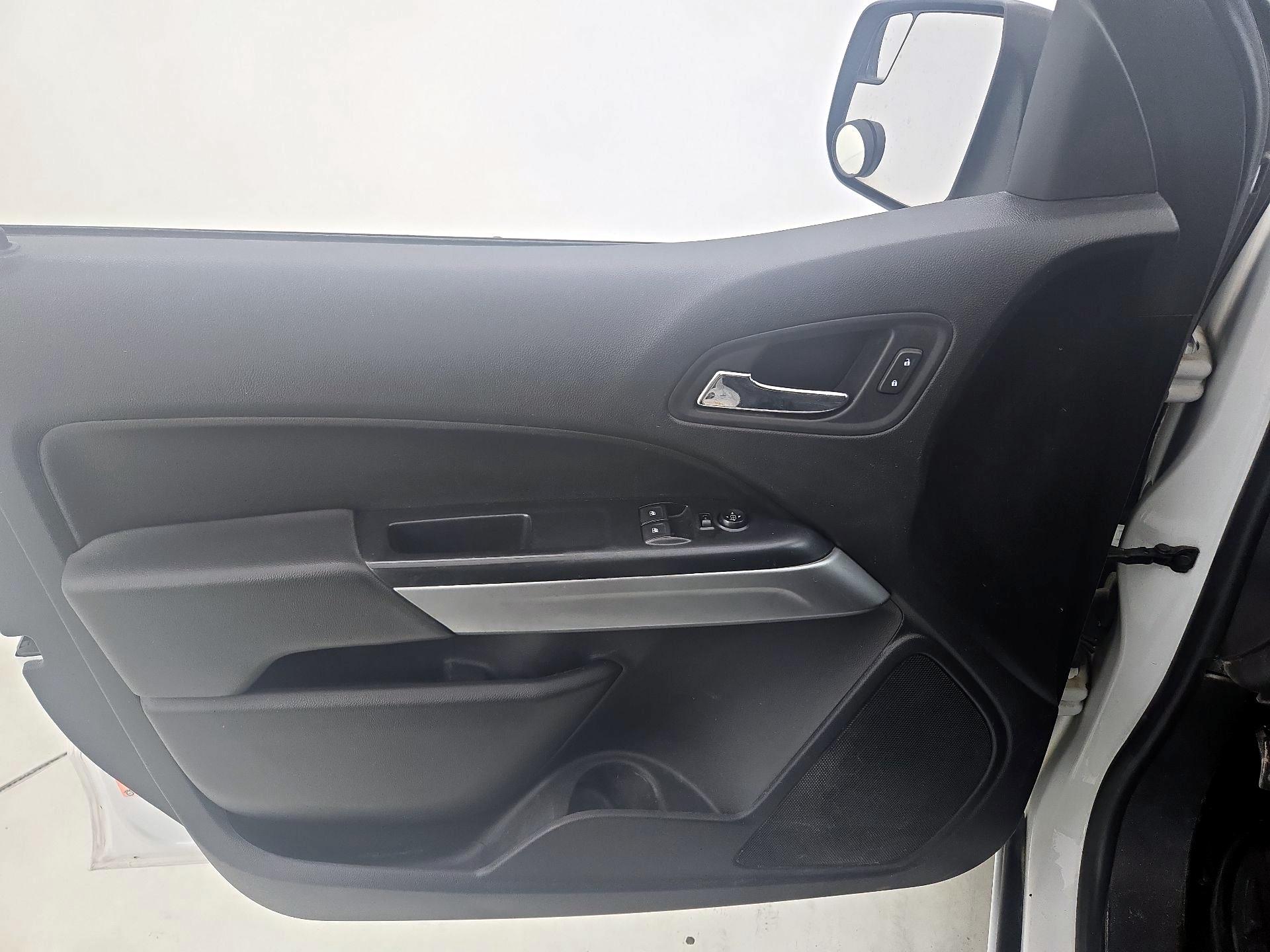 Thumbnail: 2019 Chevrolet Colorado - 12