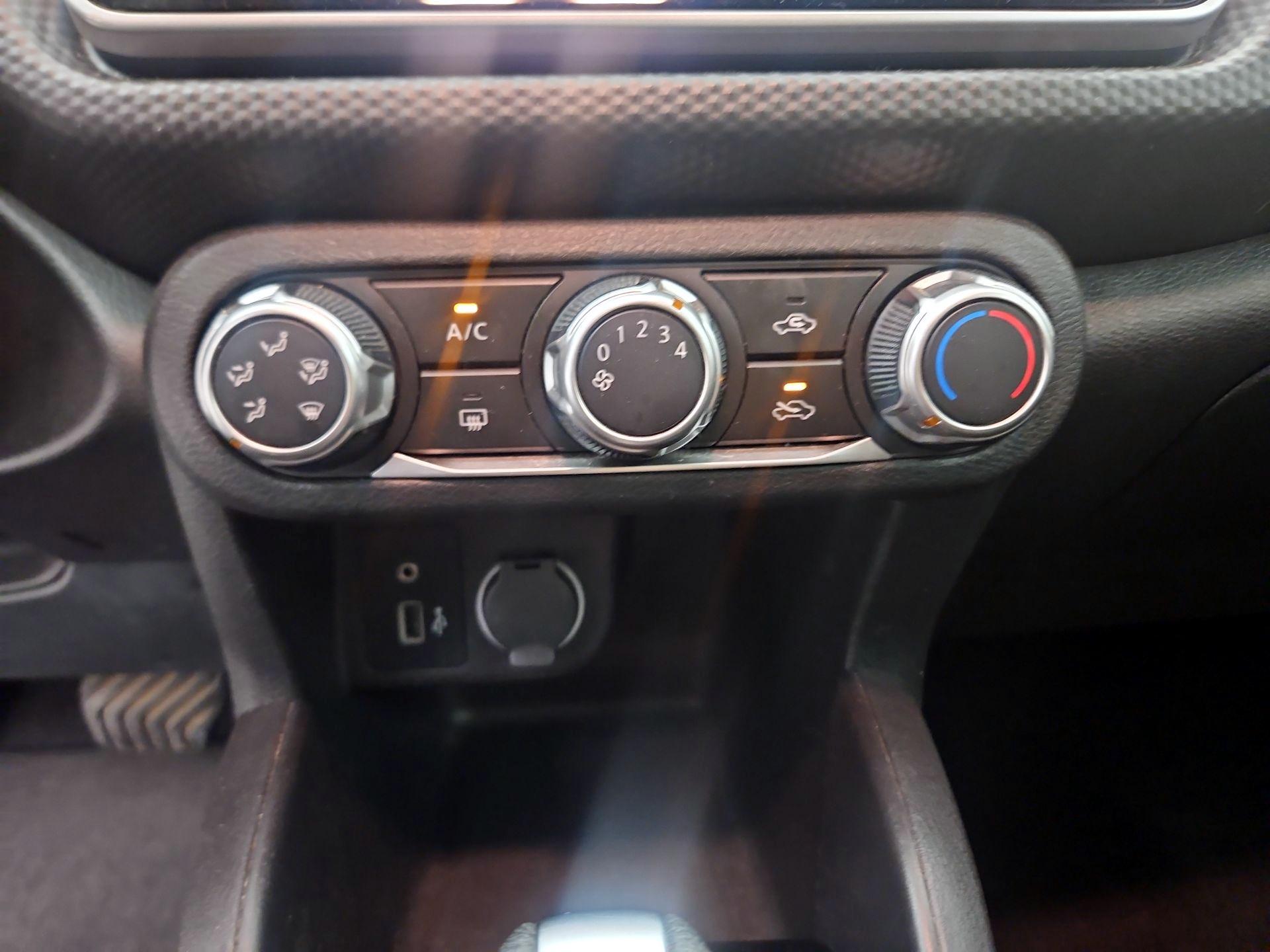 Thumbnail: 2021 Nissan Kicks - 16