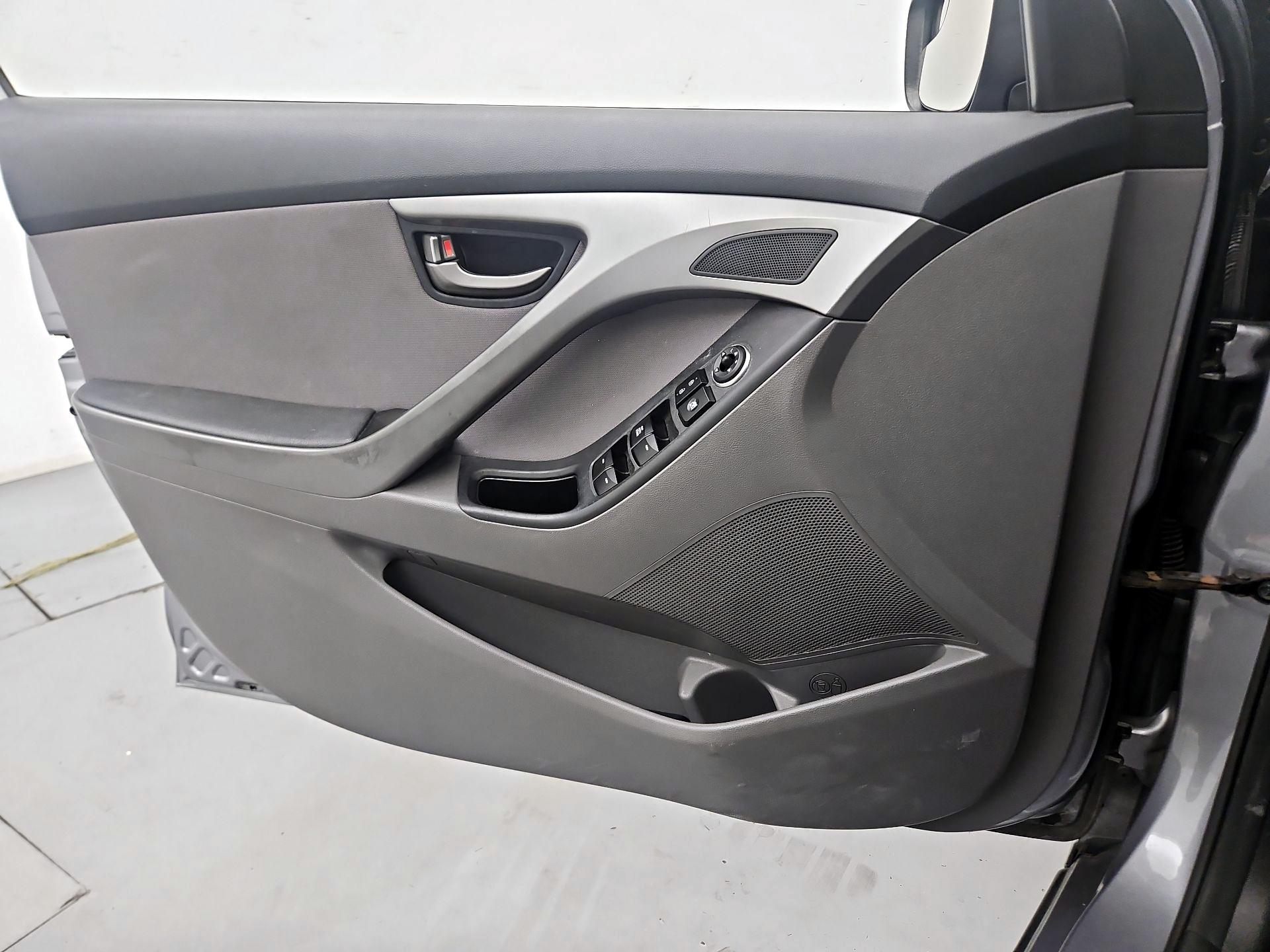 Thumbnail: 2014 Hyundai Elantra - 12