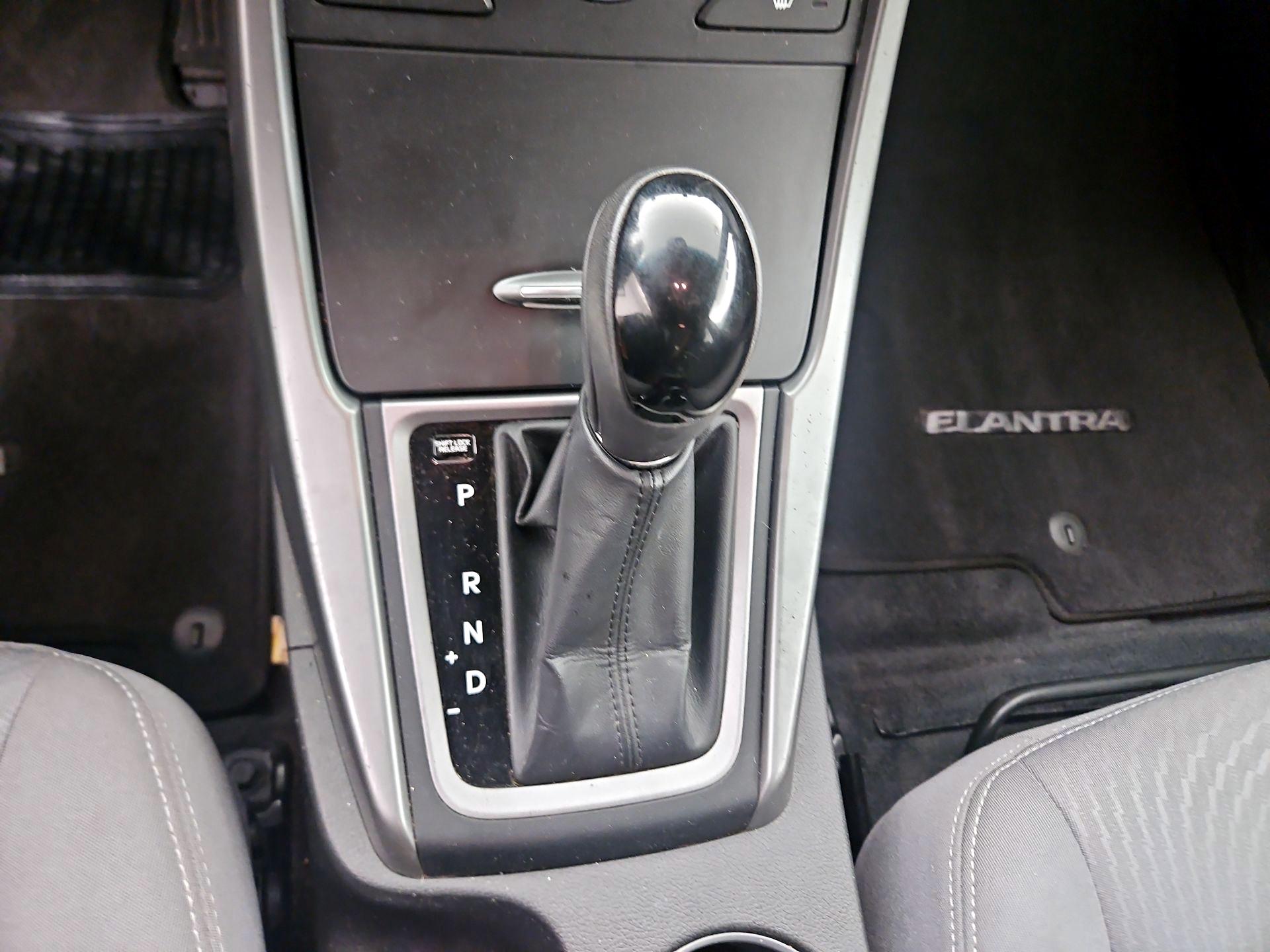 Thumbnail: 2014 Hyundai Elantra - 17