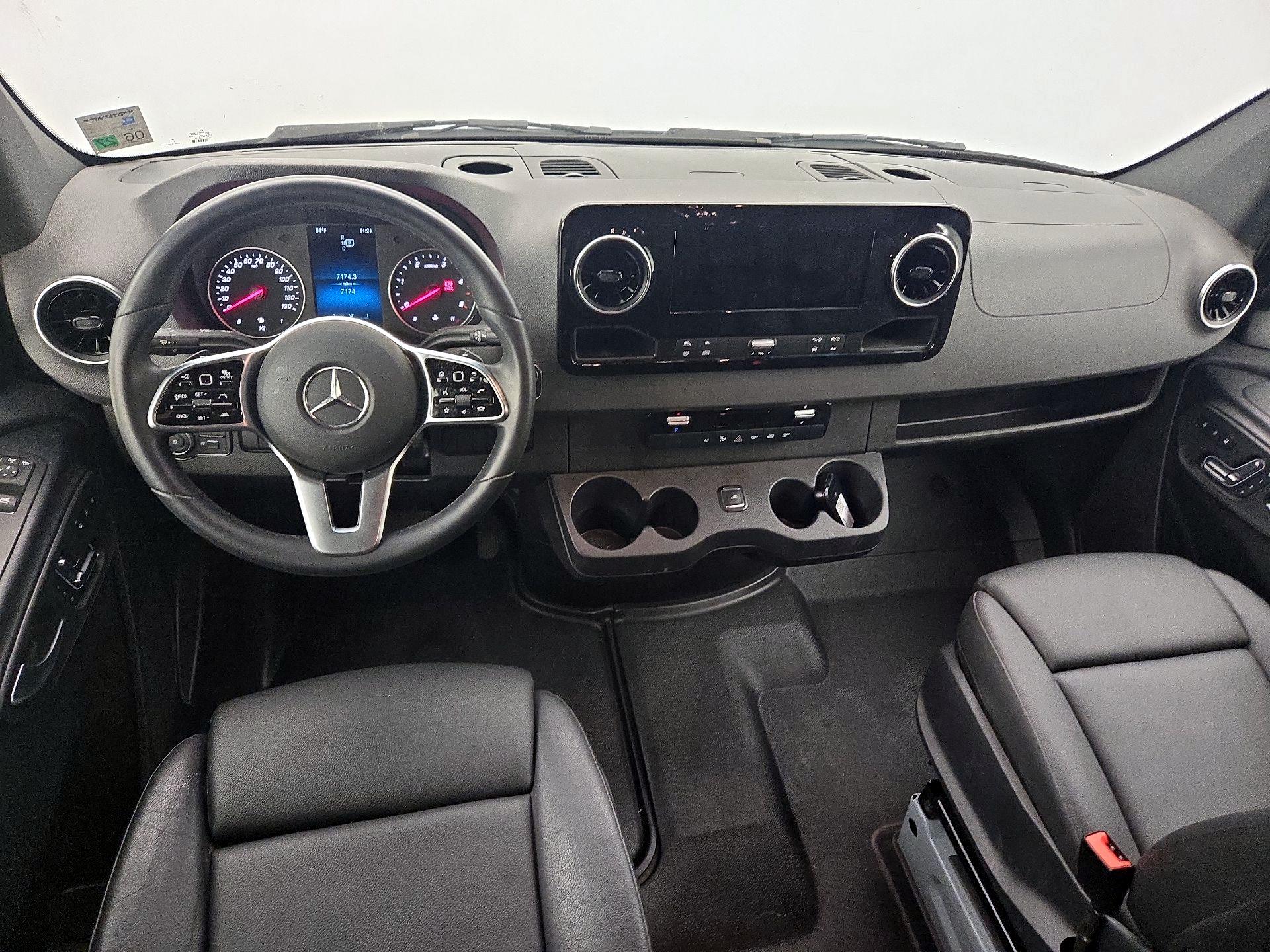 Thumbnail: 2024 Mercedes-Benz Sprinter - 9