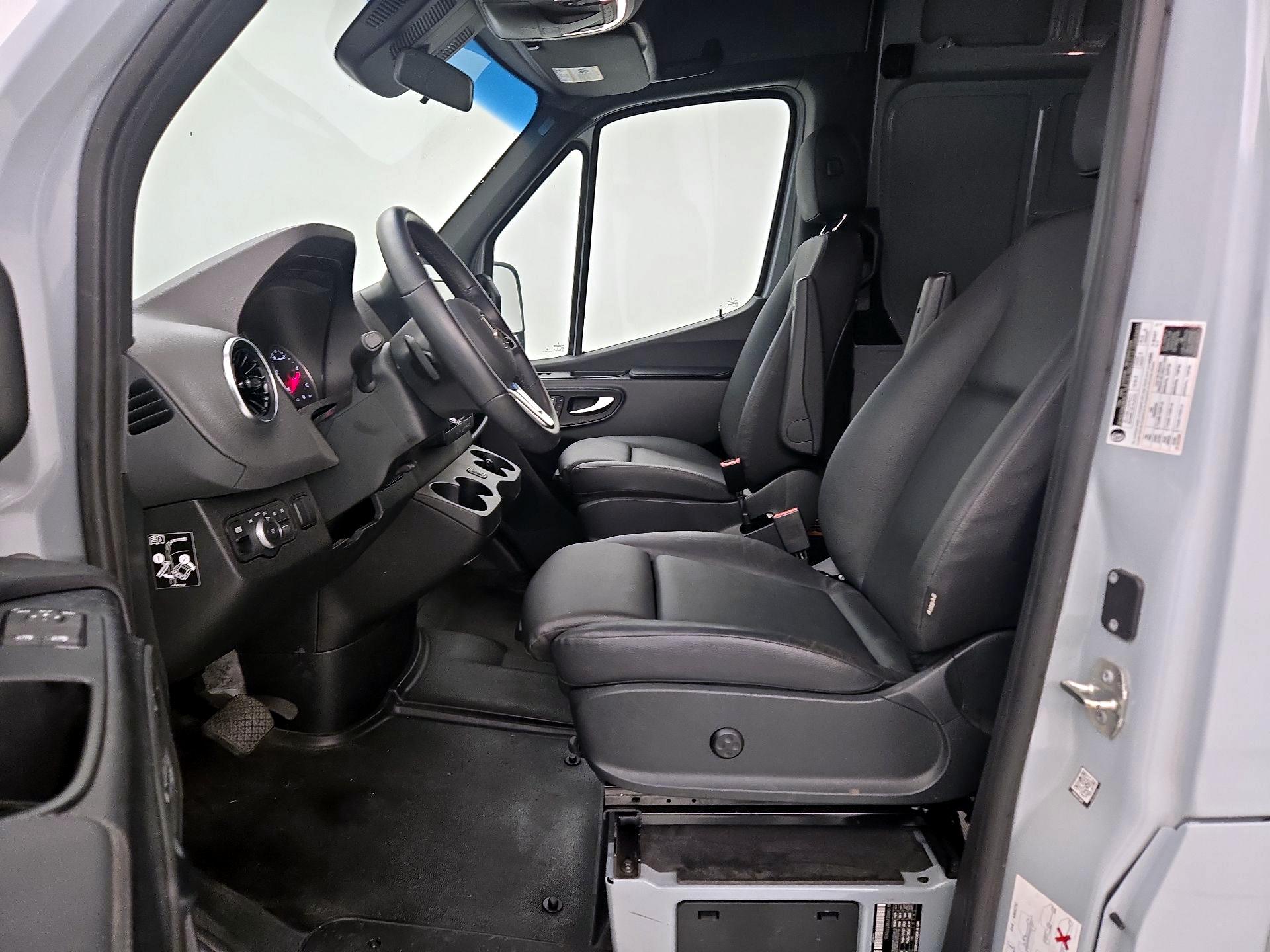 Thumbnail: 2024 Mercedes-Benz Sprinter - 11