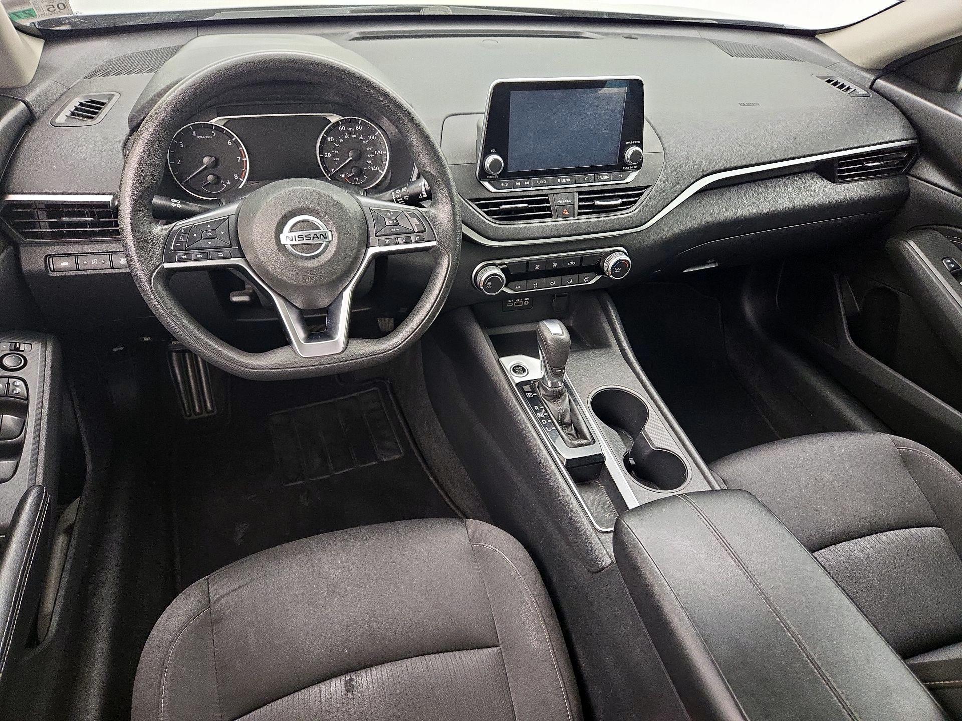 Thumbnail: 2020 Nissan Altima - 9