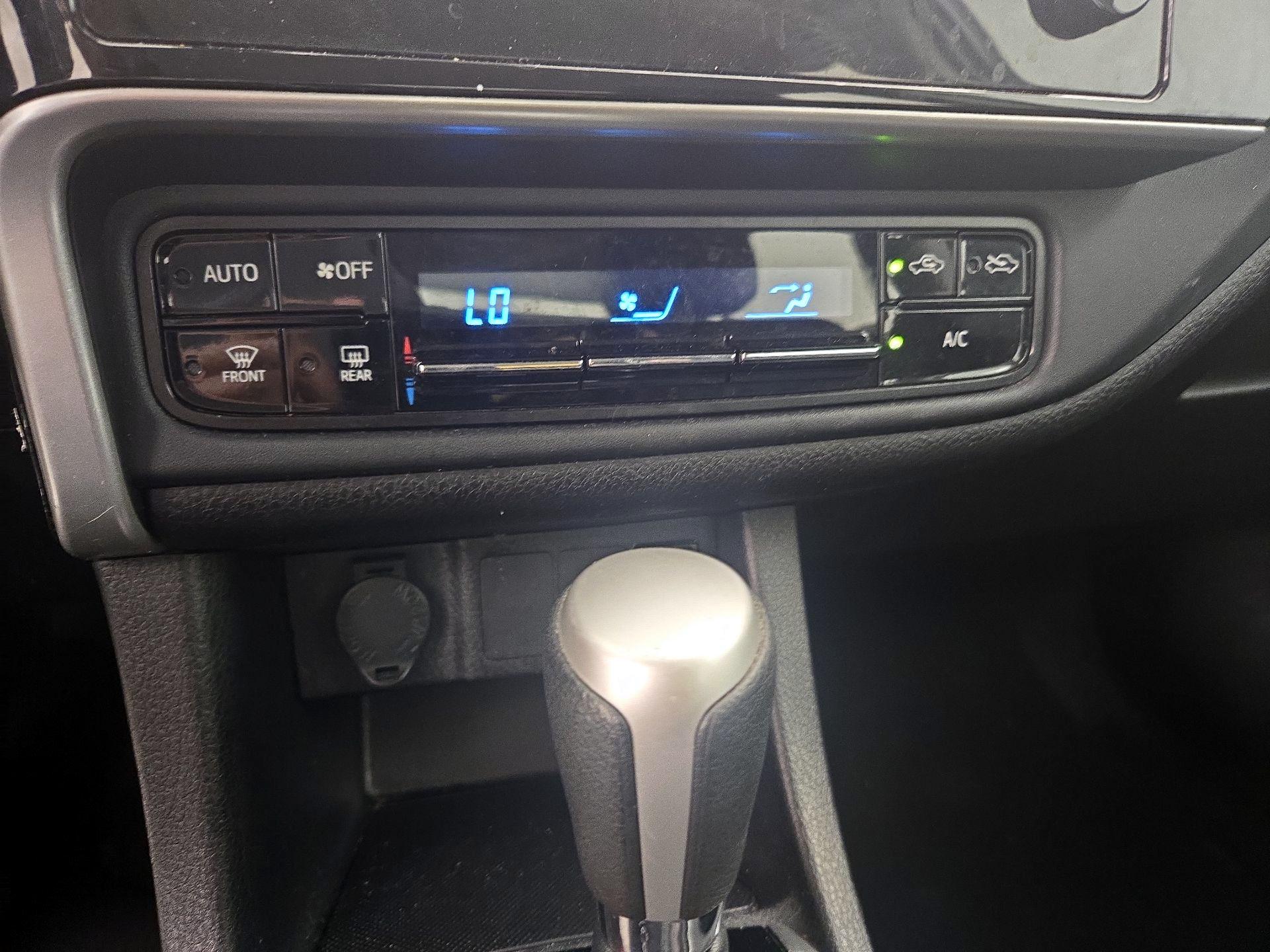 Thumbnail: 2019 Toyota Corolla - 16