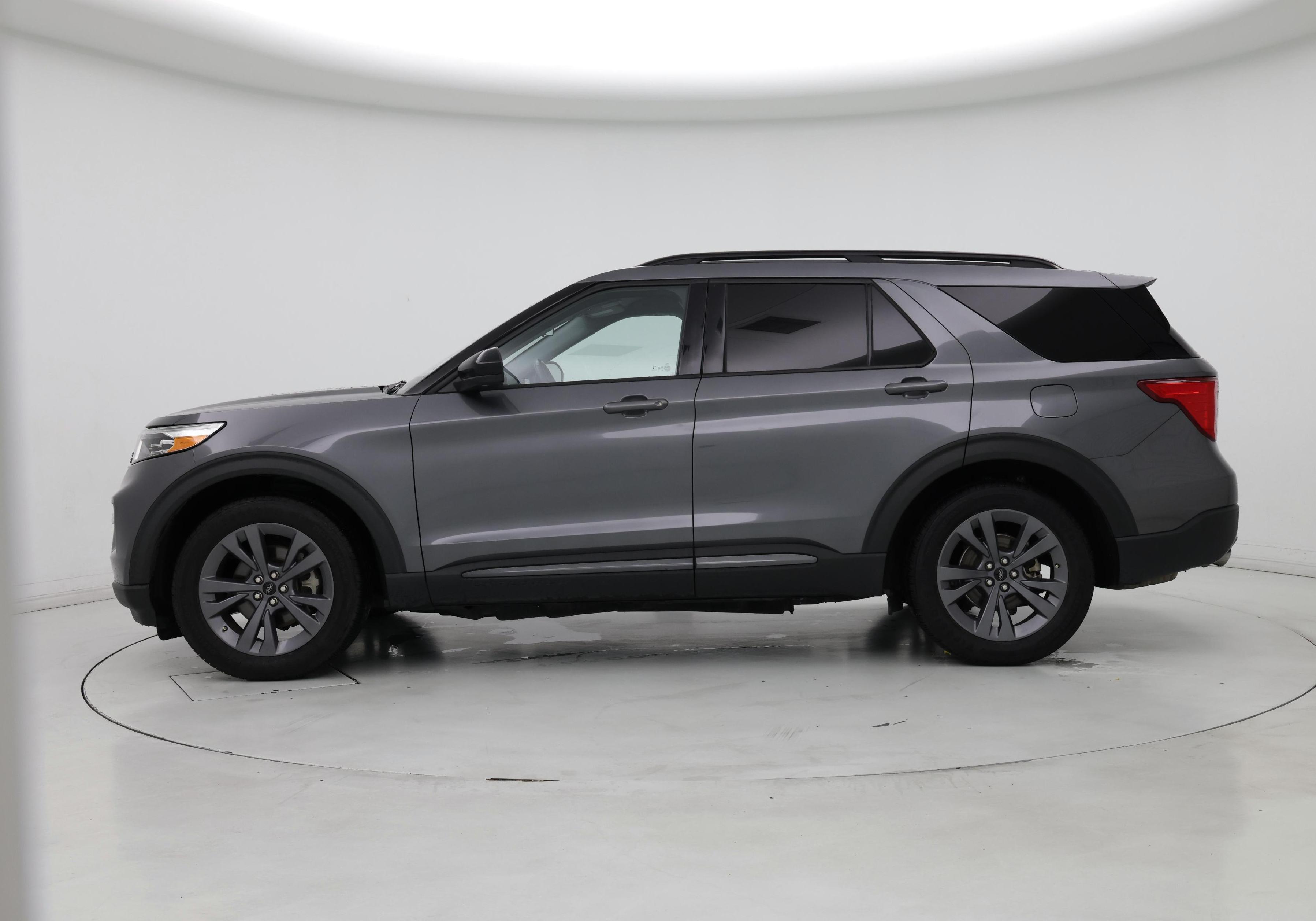 Thumbnail: 2022 Ford Explorer - 3