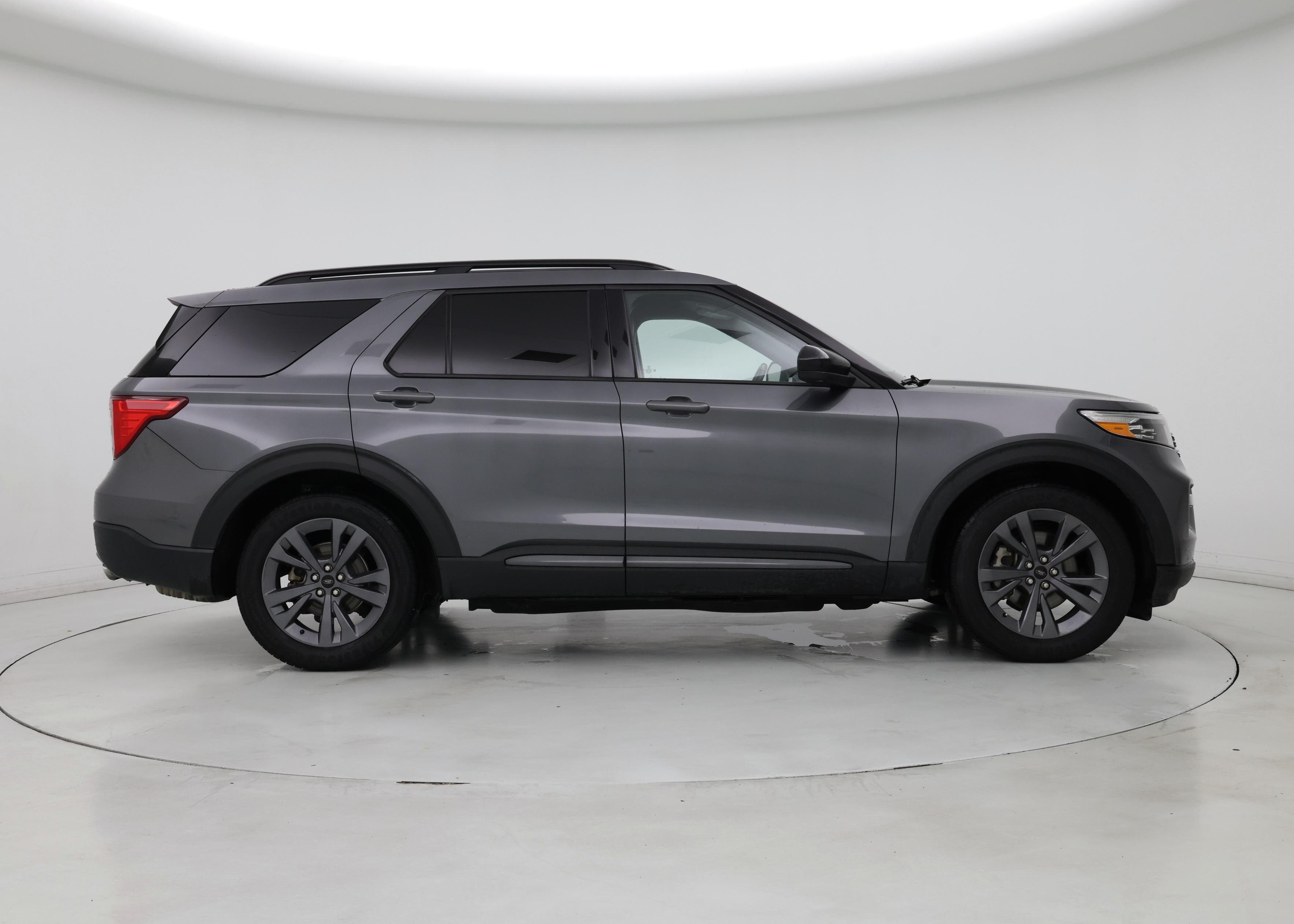 Thumbnail: 2022 Ford Explorer - 7